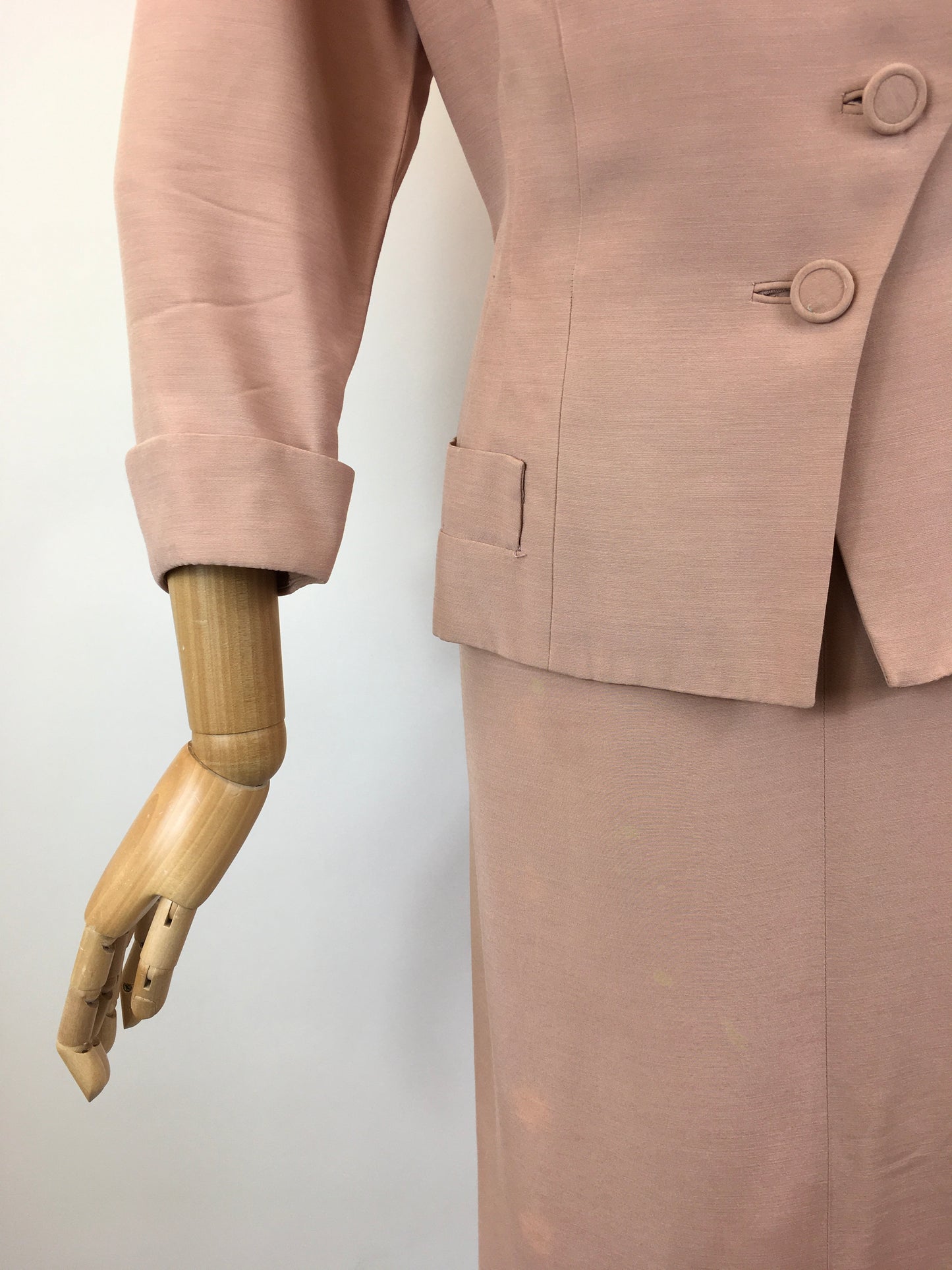 Original 1940’s Volup 2pc Suit by ‘ Renauld Frocks ‘ - In A Dusky Pink Silk