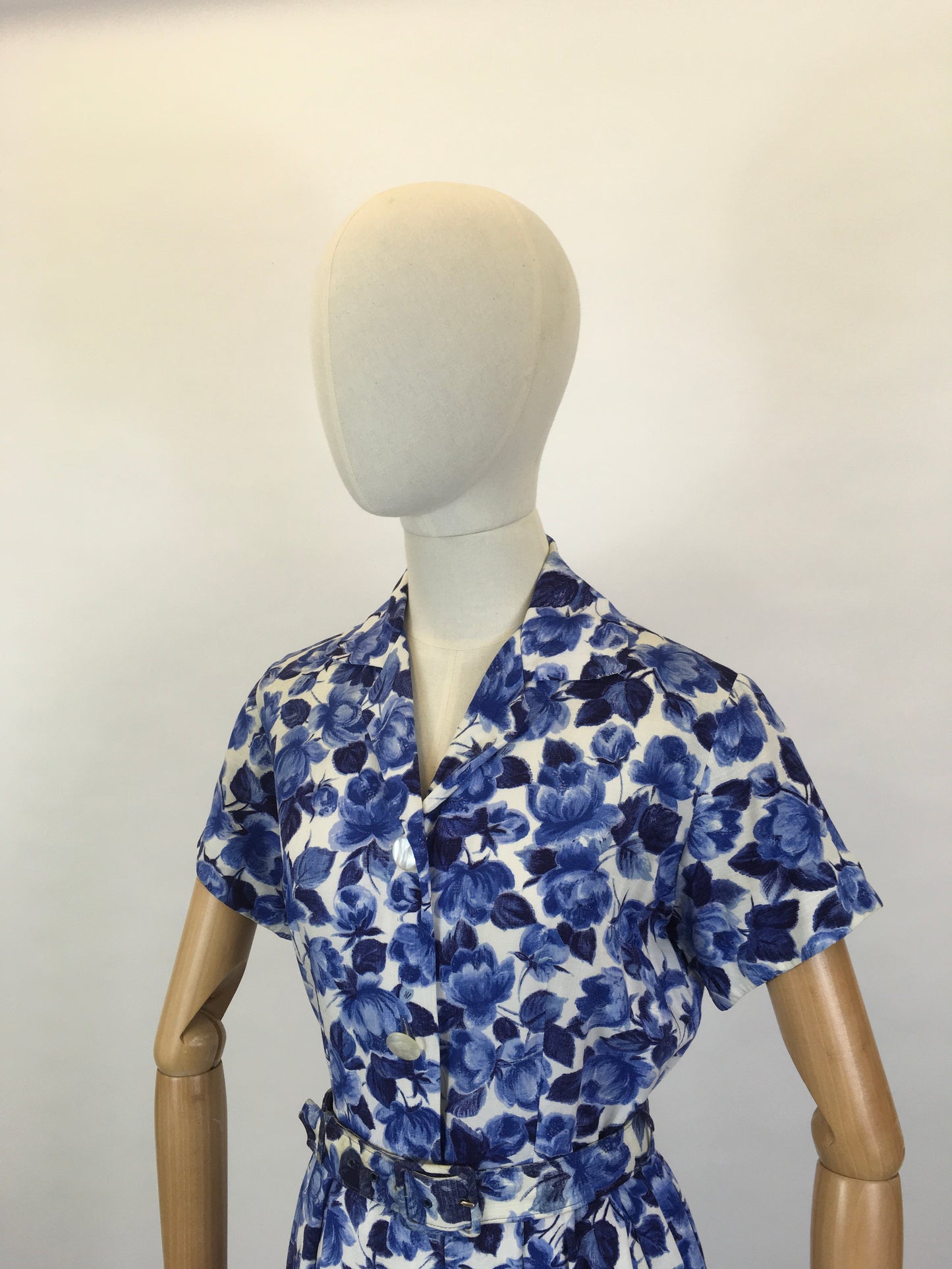 Original 1950’s Cute ‘ St.Michael ‘ Day Dress - In A Lovely Blue & White Floral Cotton