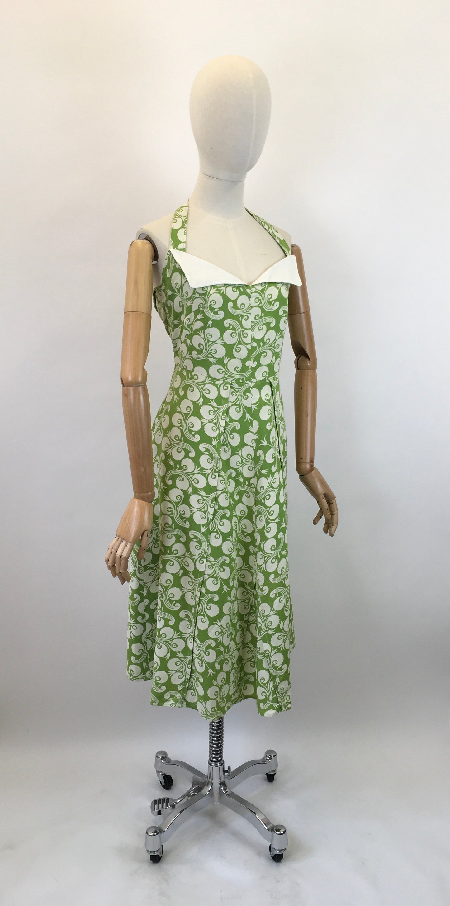 Original 1940's Sublime Linen Sun Dress - In A Zesty Lime Green & Crisp White