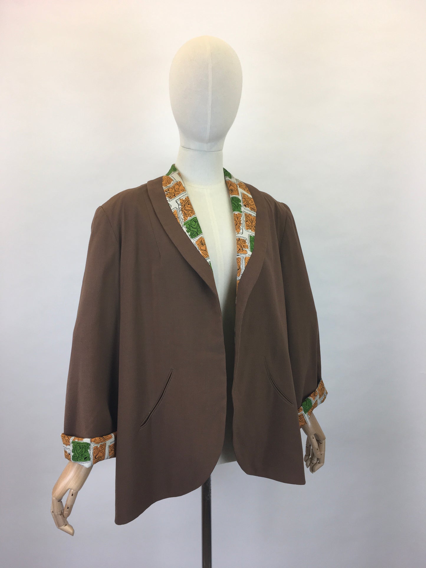 Original 1940s Brown Linen Swing Jacket - With a Fabulous Contrast Rayon Lining in Bright Oranges and Greens