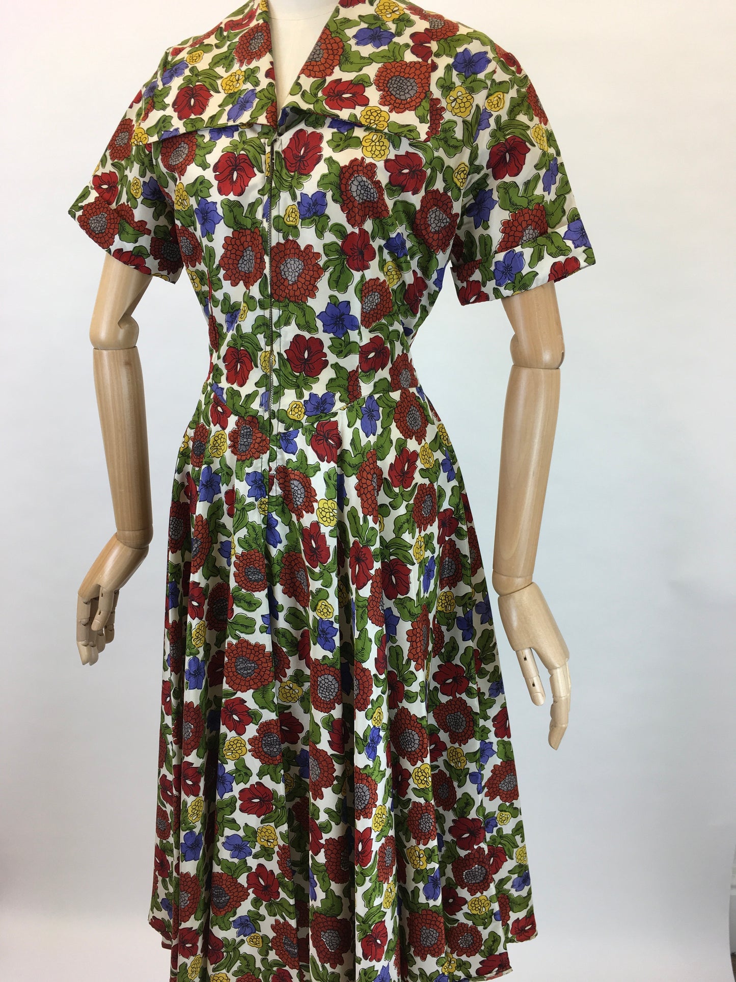 Original 1940s Floral Zip Front Dress - In Lovely Autumnal Shades of Rich Wines, Blues, Yellows and Greens