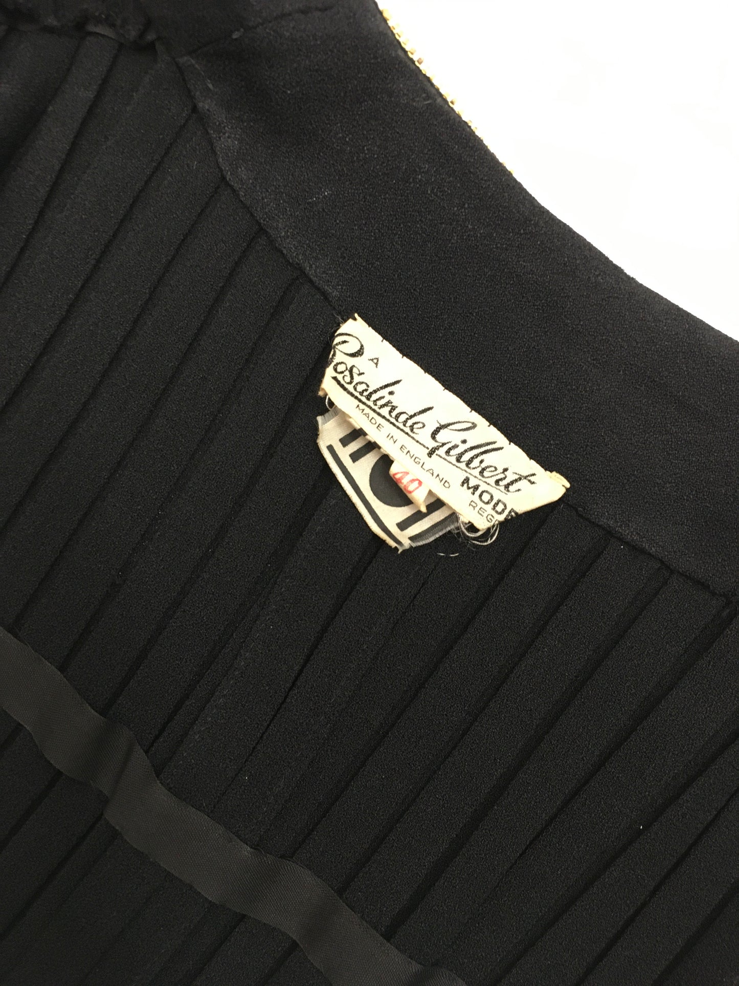 Original 1940’s Double Dinner Plate Label Blouse - Amazing Beadwork and Pleating