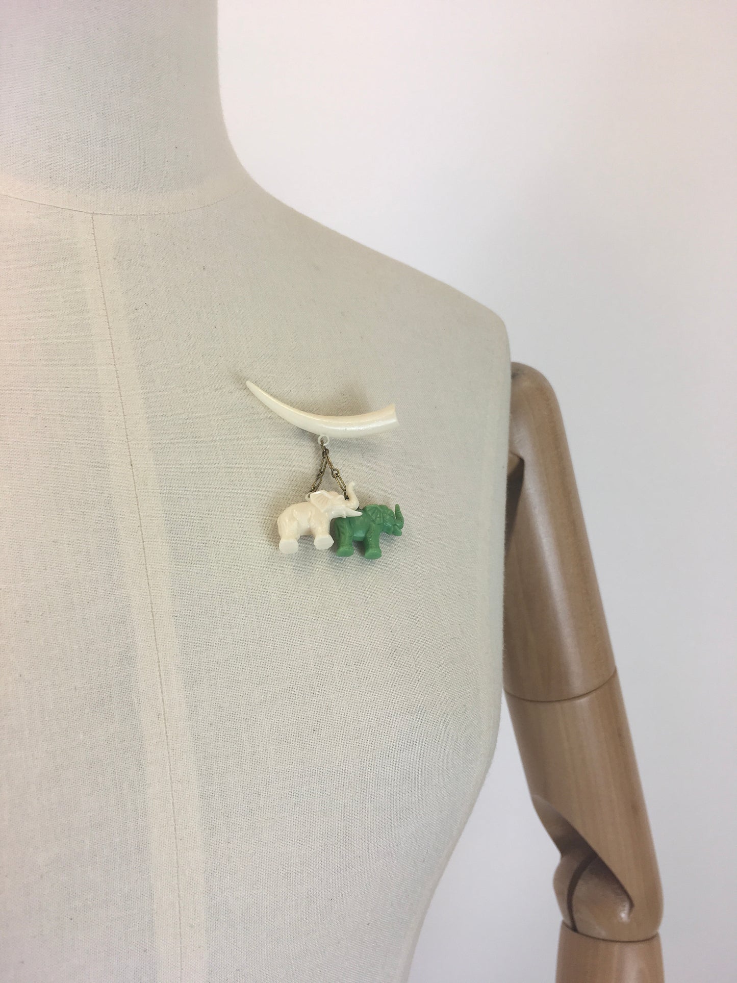 Original 1940’s Early Plastic Elephants Brooch - In Cream & Green