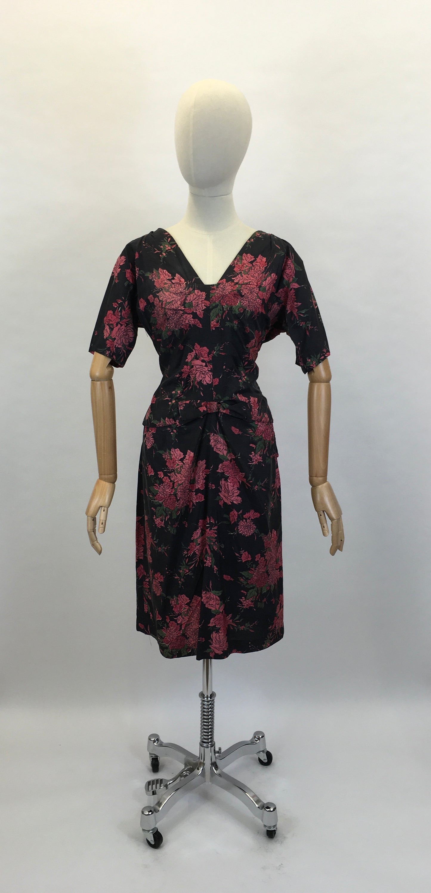Original 1950’s Fabulous Wiggle Dress - In A Lovely Floral Silk