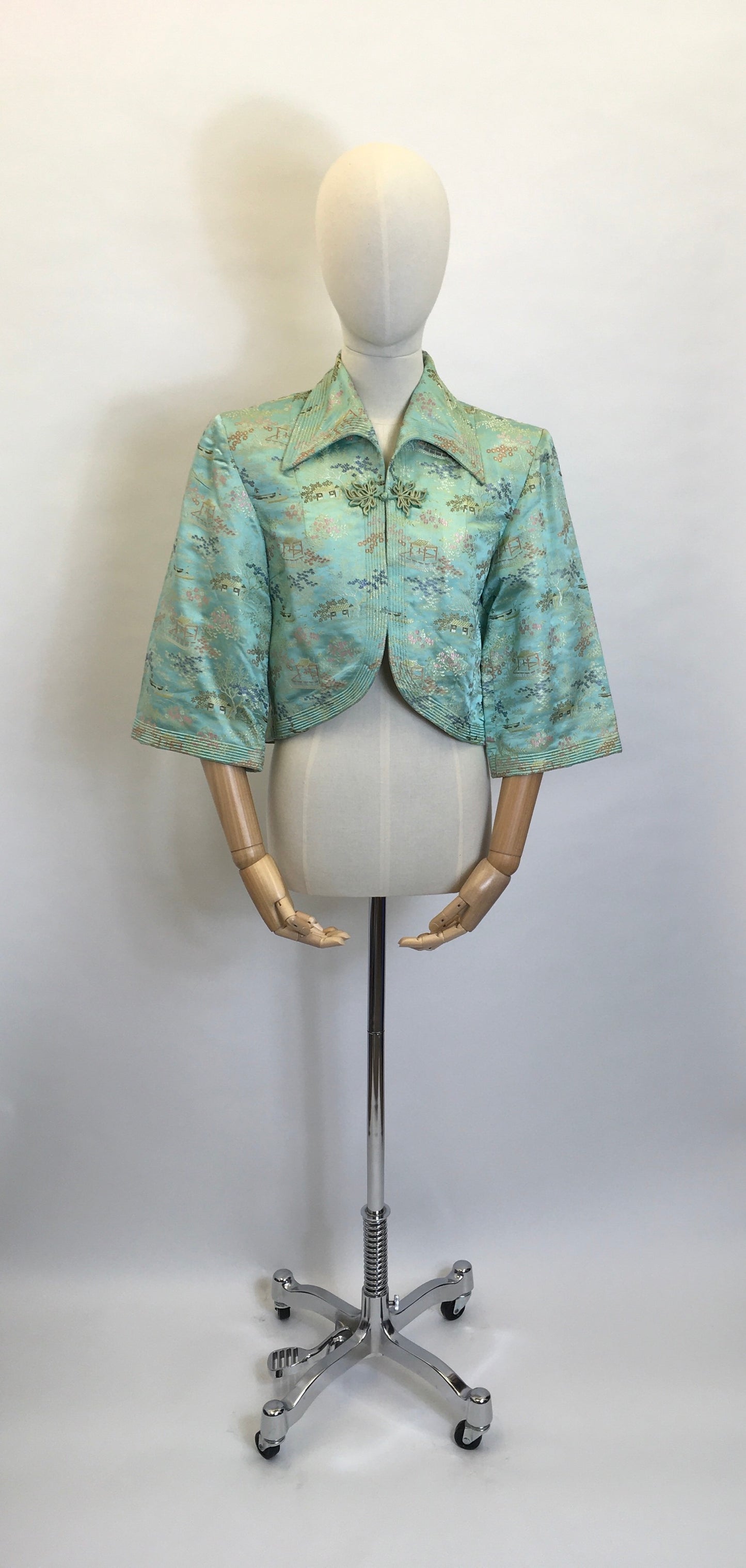 Original 1937 Oriental Loungewear Jacket - Featuring Strong Pointed Collar Detailing