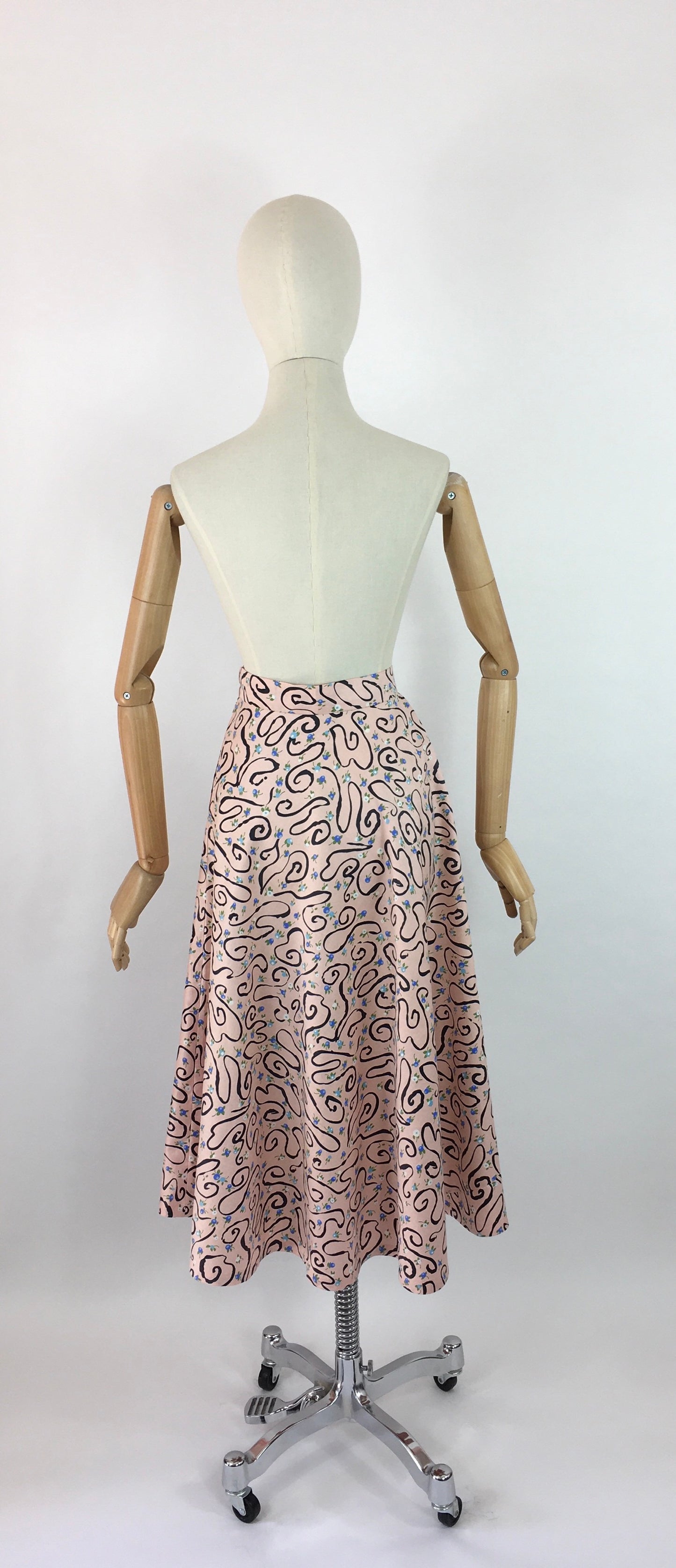 Original Late 1940s Full Circle Skirt - In a Lovely Floral and Swirl Pattern Cotton Sateen