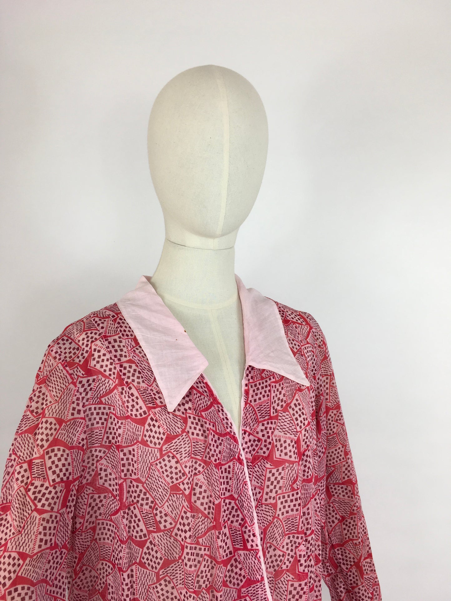 Original Early 1930s Darling Day Dress - In a Fabulous Deco Almost Book Print Cotton Lawn with Scalloped Hem Detailing