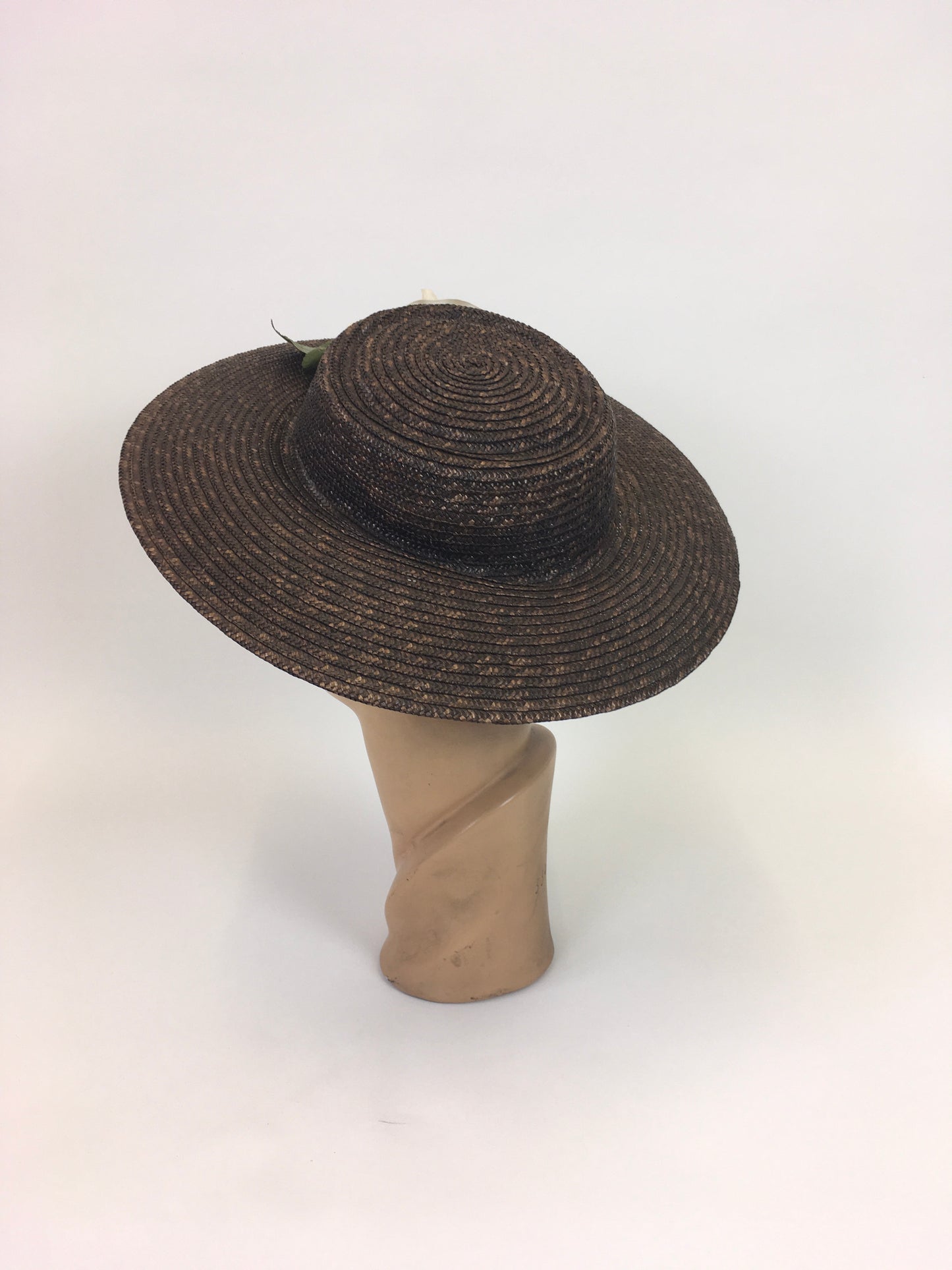 Original Late 1930's Early 1940's Fabulous Brown Straw Hat - With Delicate Cream Floral Millinery