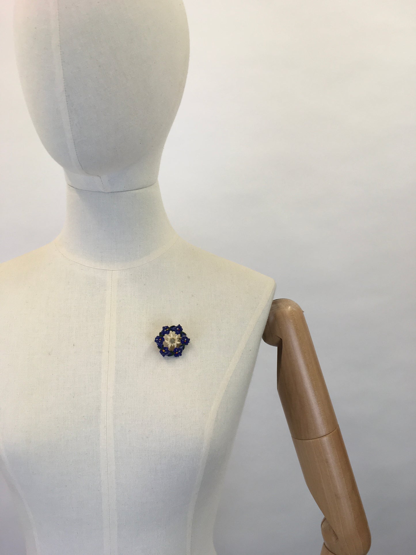 Original 1940s Celluloid Edelweiss Brooch in a Floral Garland - In a Lovely Colour Pallet