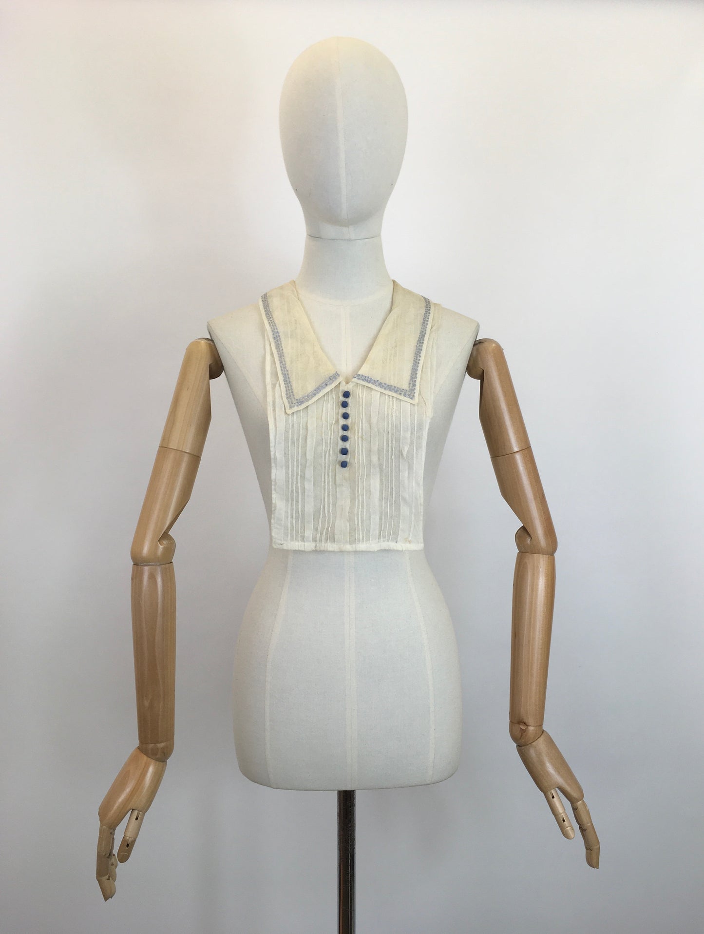 Original 1910/ 1920's Stunning Fine Collar / With Front Panel and Exquisite Embroidery