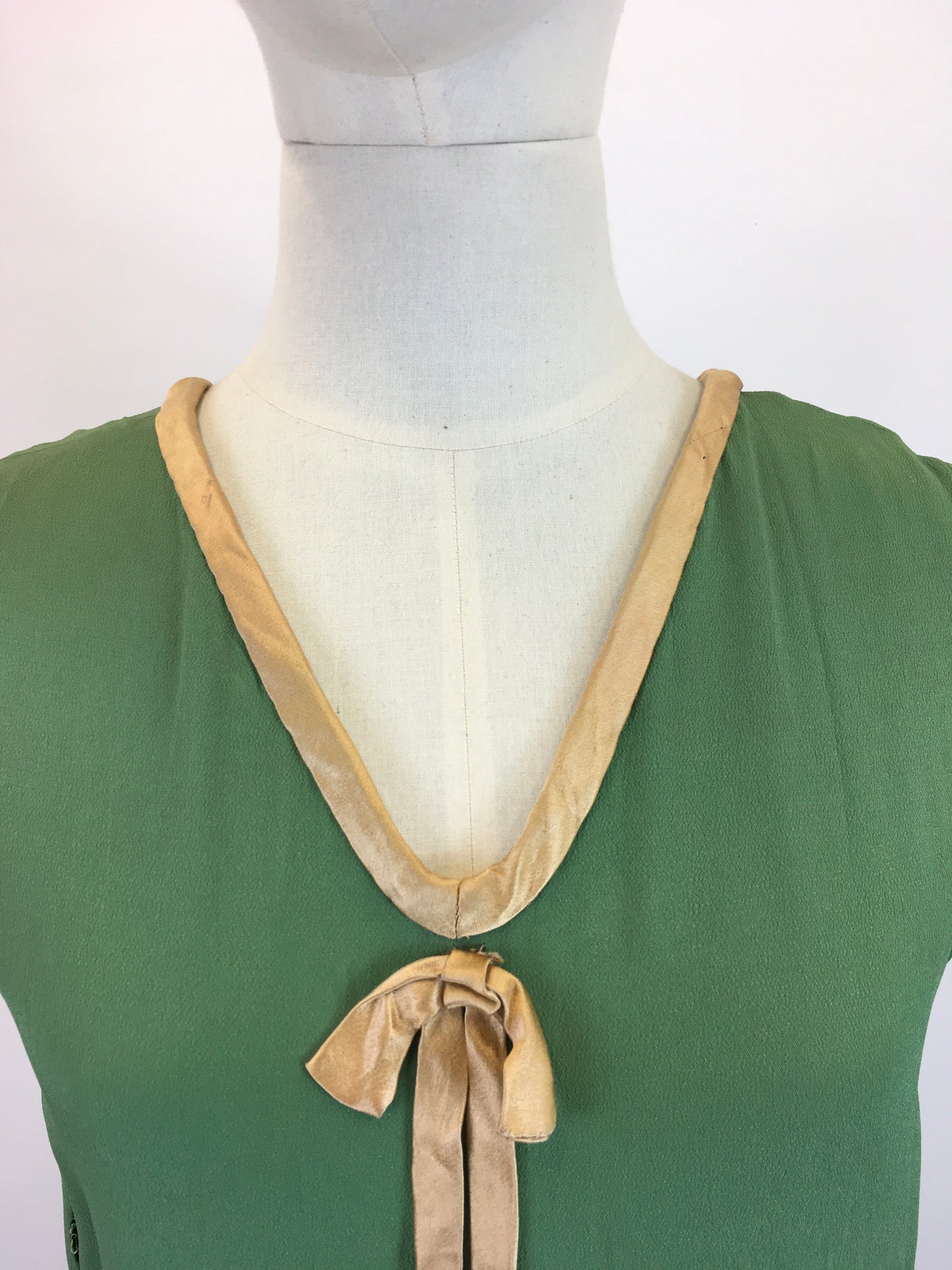 Original 1930's Darling Evening Dress - In Deco Green With Gold Trim