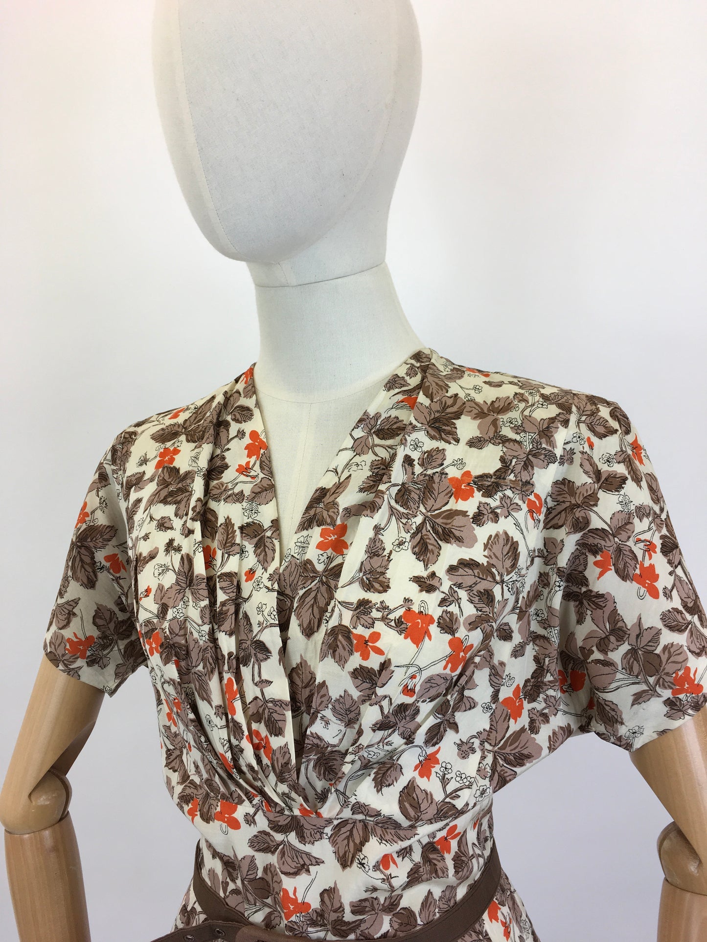Original 1940's Beautiful Day Dress in Warm Browns, Rust & Cream - By ' Park Lane Frocks'