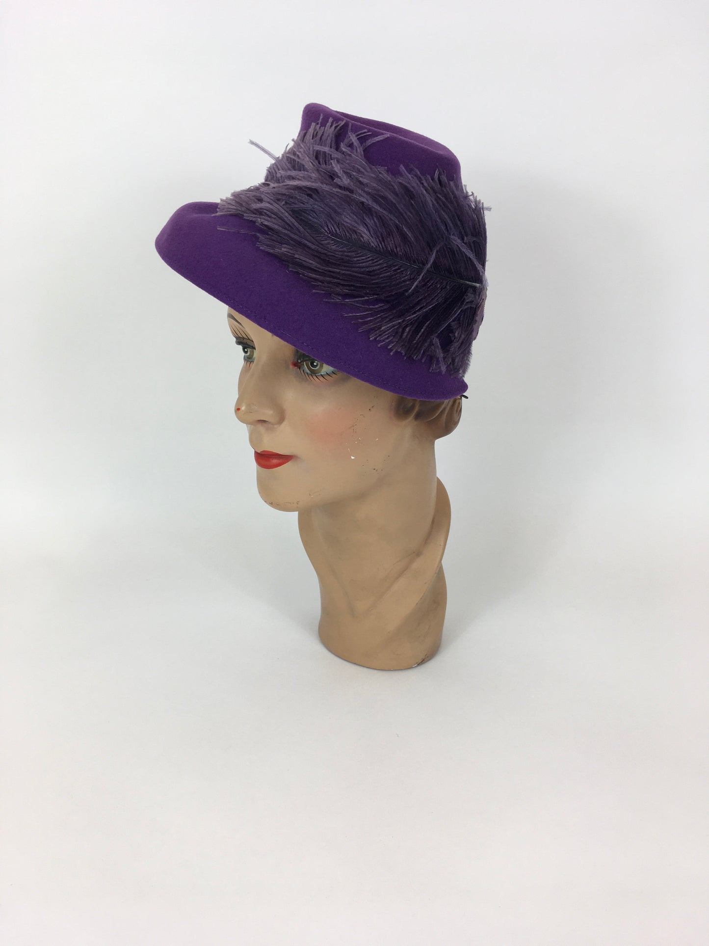 Original 1940’s STUNNING Cadbury Purple Hat - With Ostrich Feather Plume Adornment