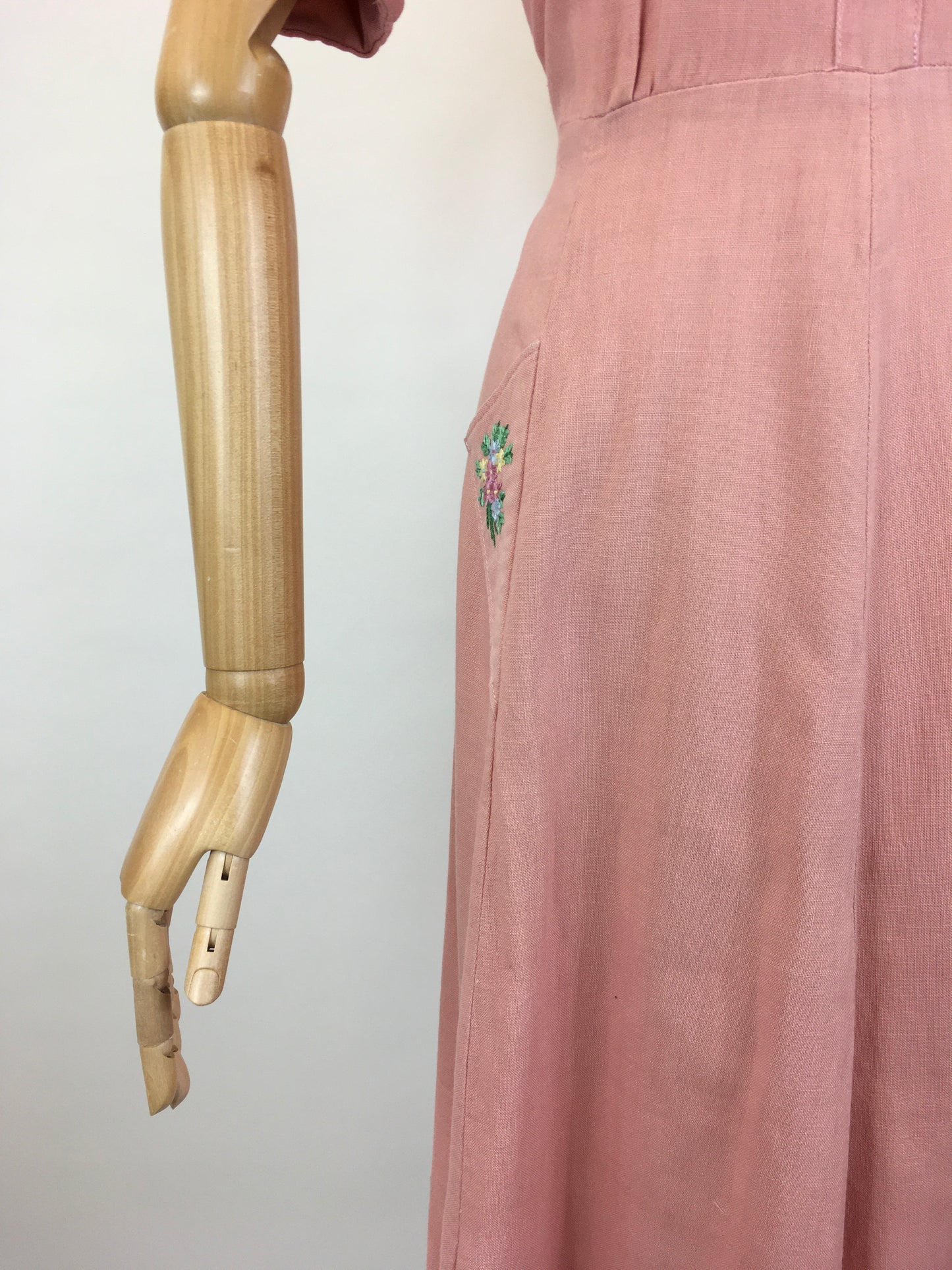 Original 1940’s Darling Powdered Pink Day Dress with Floral Embroidery - A Lovely WarTime Silhouette