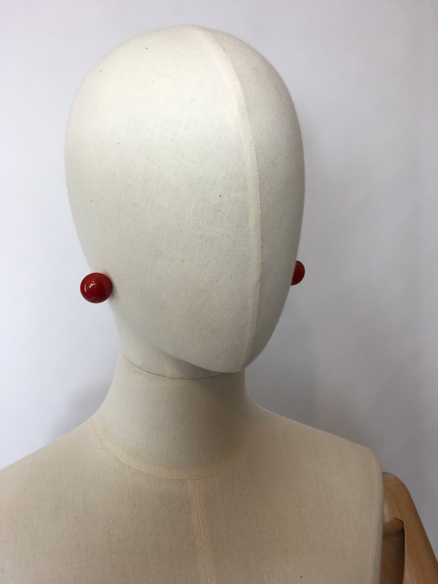 Original 1940’s Bakelite Screw Back Earrings - In a Fabulous Tomato Red
