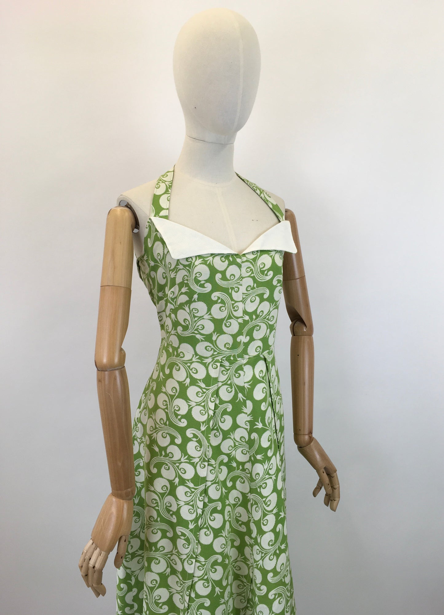 Original 1940's Sublime Linen Sun Dress - In A Zesty Lime Green & Crisp White