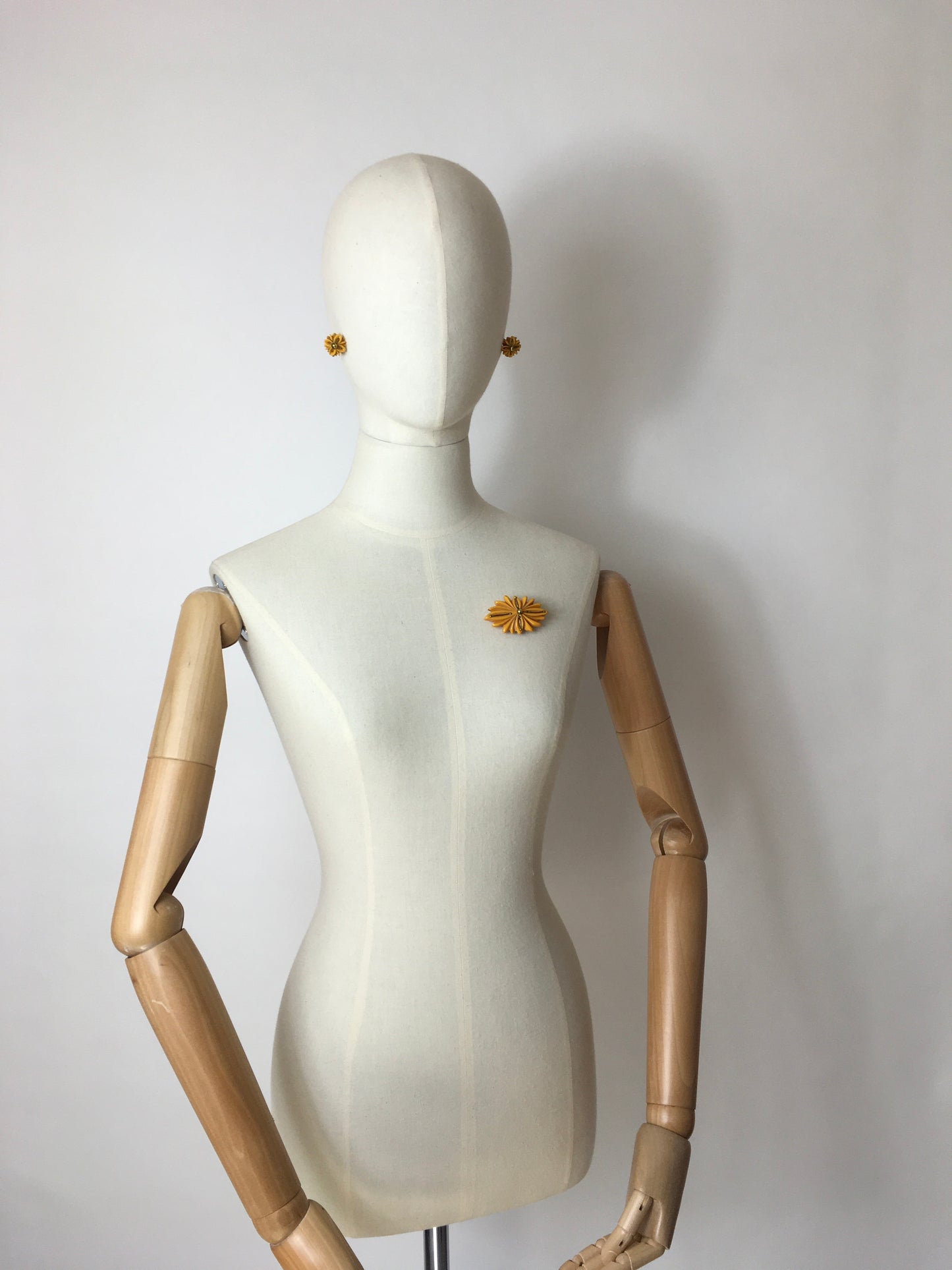 Original 1940’s Bakelite Dress Clip & Earrings Set - Lovely Egg Yolk Colour