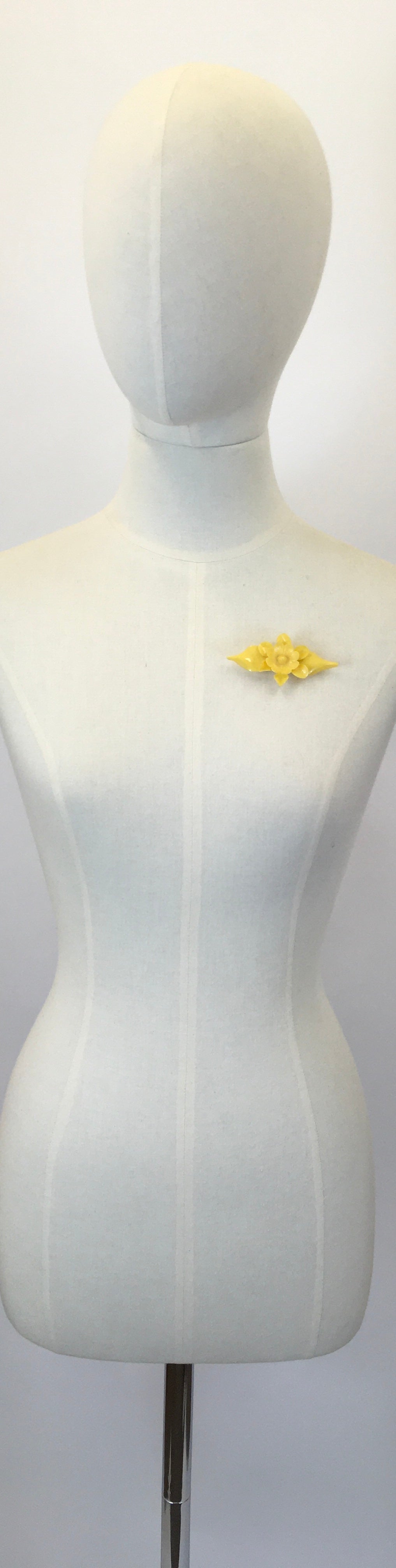 Original Late 1930's Early 1940's Celluloid Flora Brooch - In Primrose Yellow