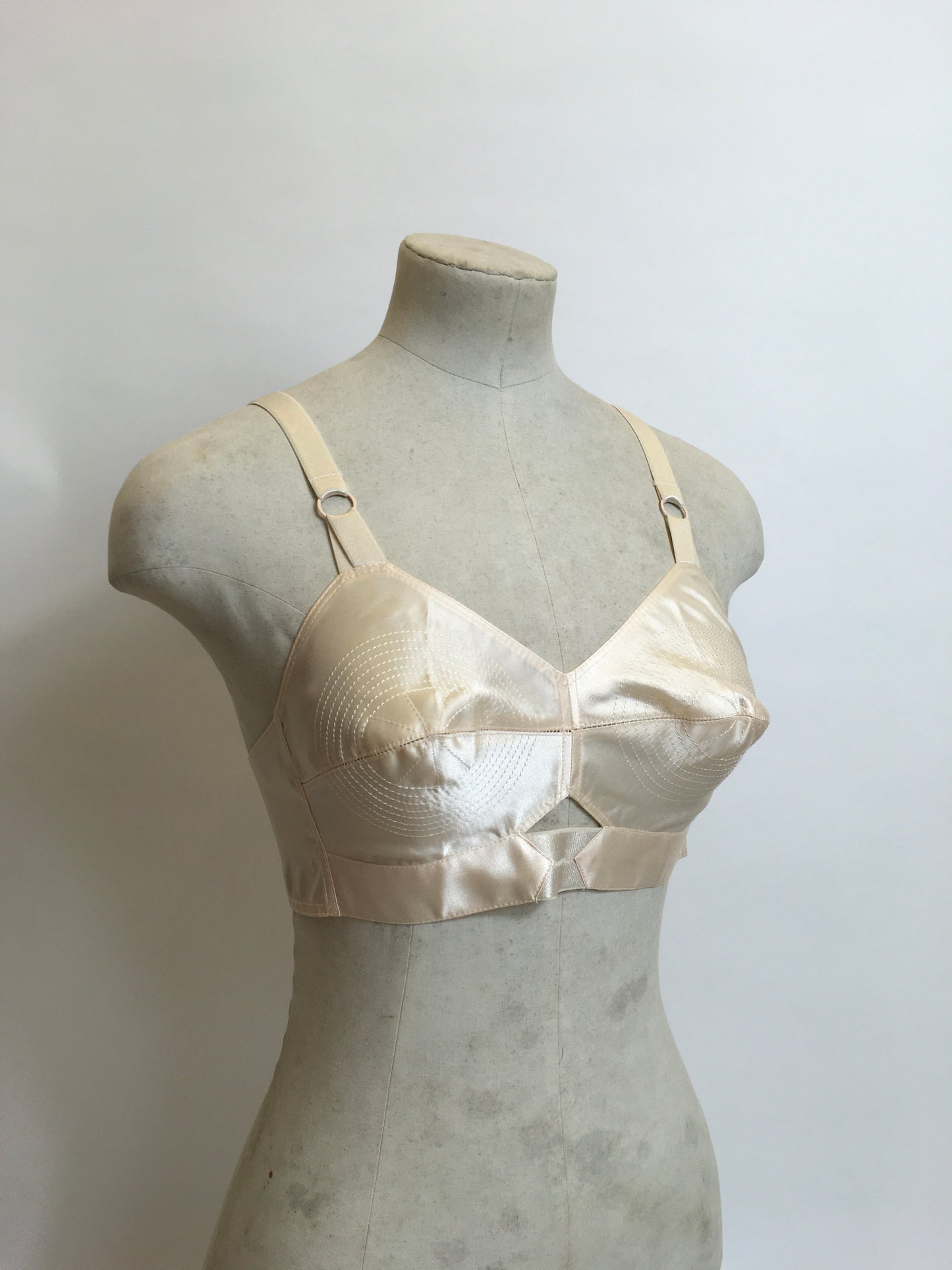 What Katie Did Lingerie - Harlow Nouveau in Peach
