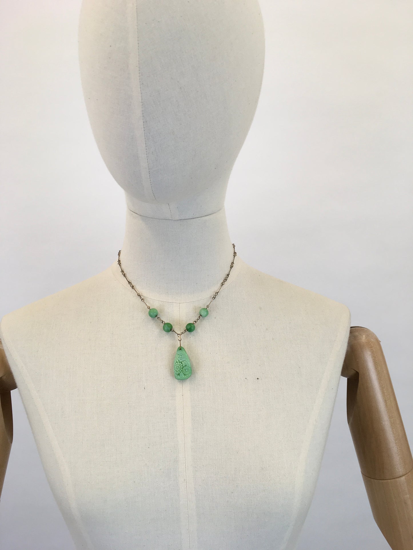 Original 1930s Necklace In The Iconic 30’s Green - Glass Beads and Pressed Glass