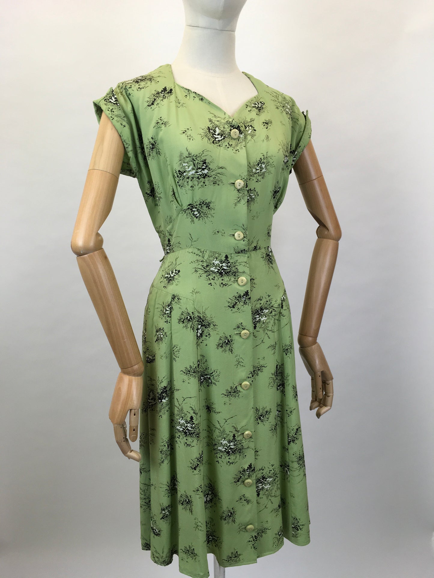 Original Late 1940’s ‘ St. Michael’ Cotton Day Dress - In a Beautiful Green and Black Stencilled Floral Print