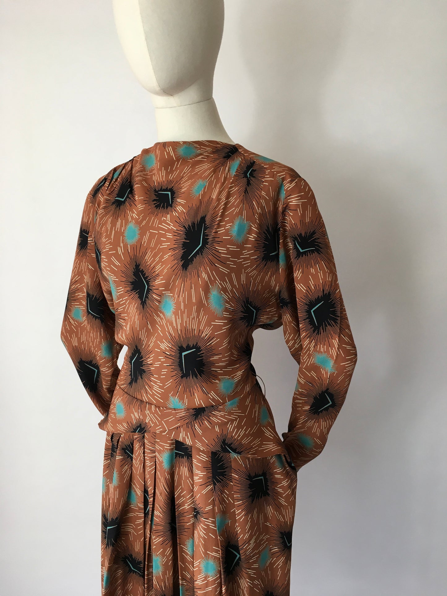 Original 1940’s Stunning Rayon Dress - Featuring a classic Silhouette and Beautiful Colour Pallet