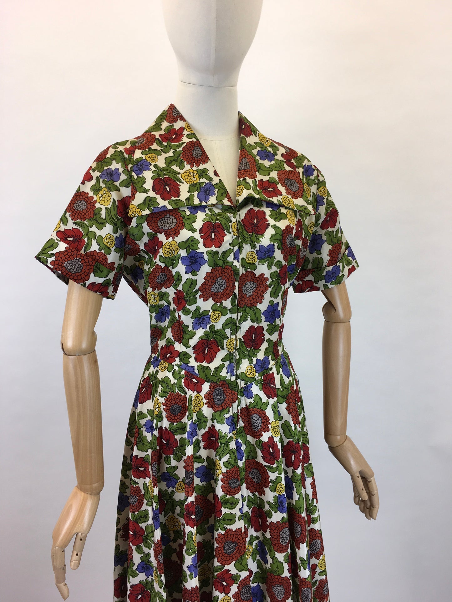 Original 1940s Floral Zip Front Dress - In Lovely Autumnal Shades of Rich Wines, Blues, Yellows and Greens