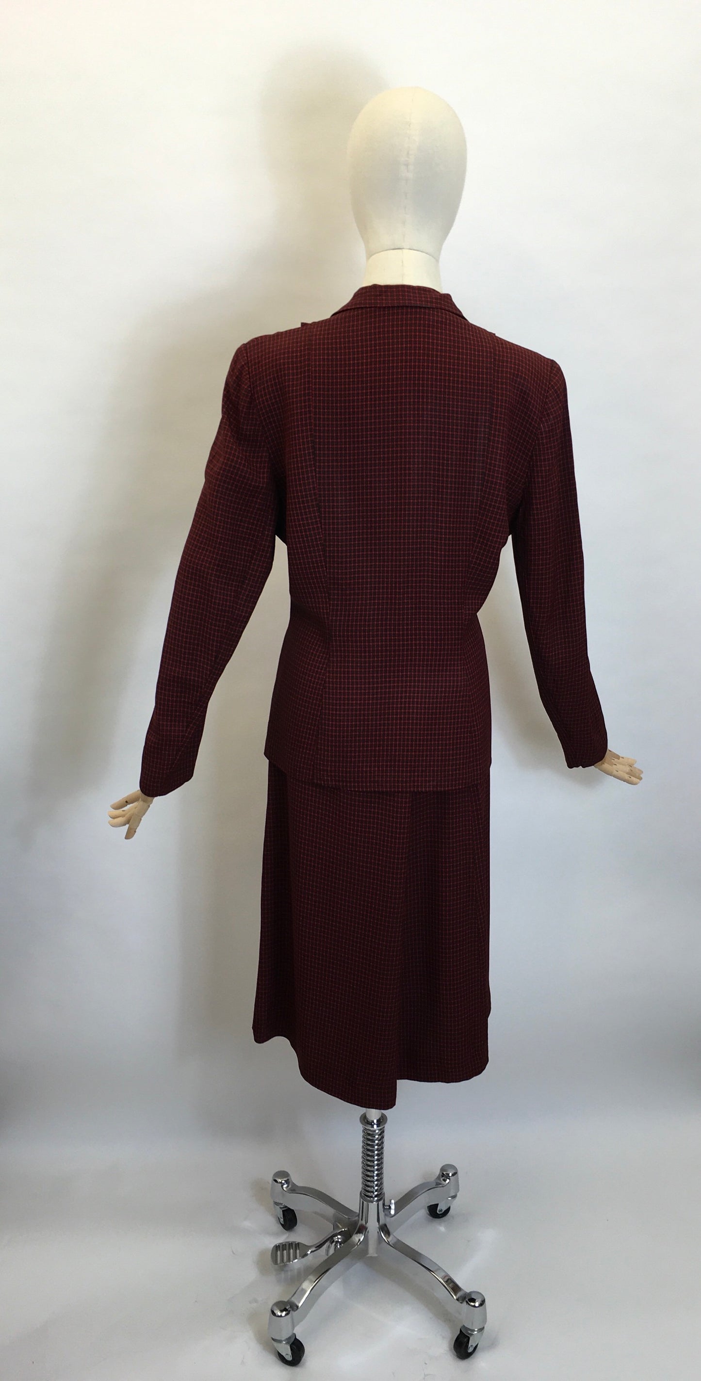 Original STUNNING 1940's American Suit - Fabulous Red & Black Check Pattern Fabric