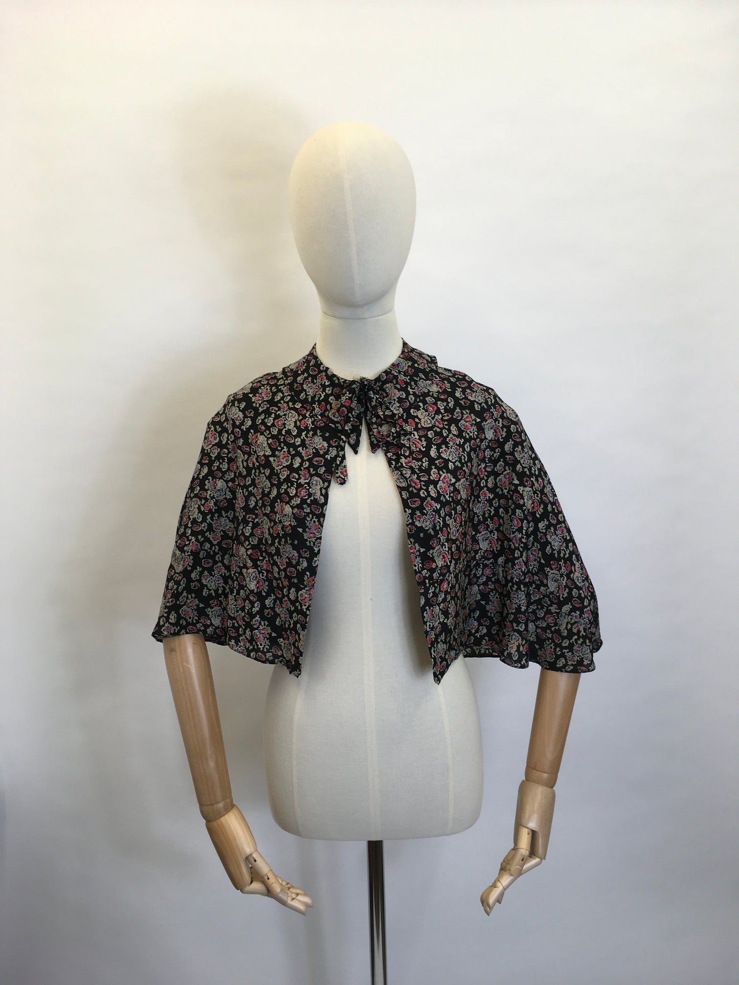 Original 1930's Capelet - Fabulous Floral Printed Silk