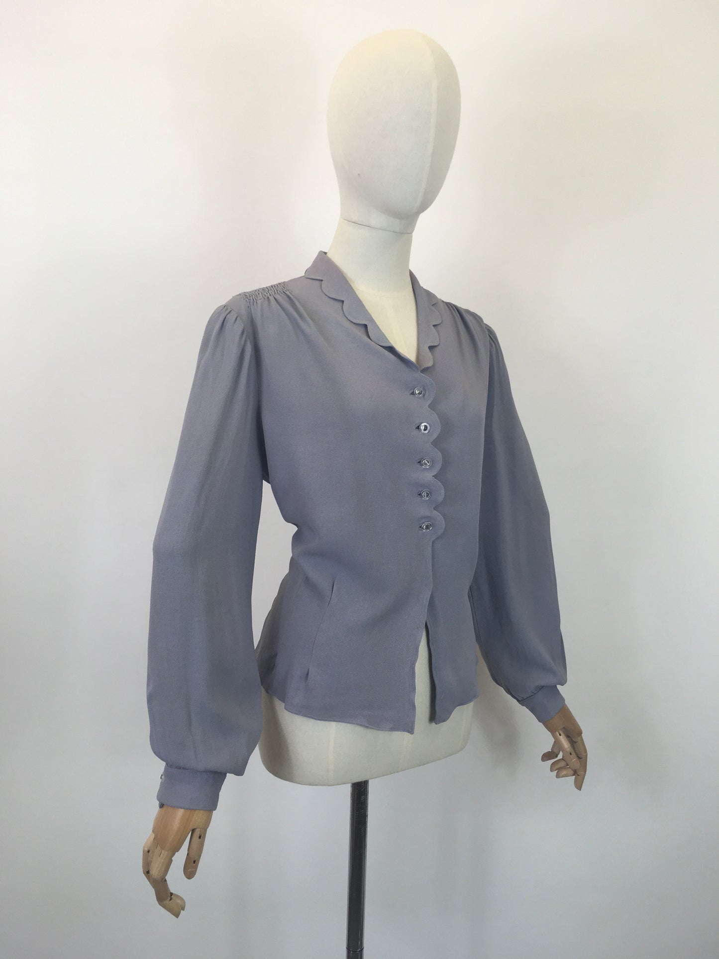 Original 1940’s Fabulous VOLUP Crepe Blouse in Powdered Grey - With Scalloped Detailing