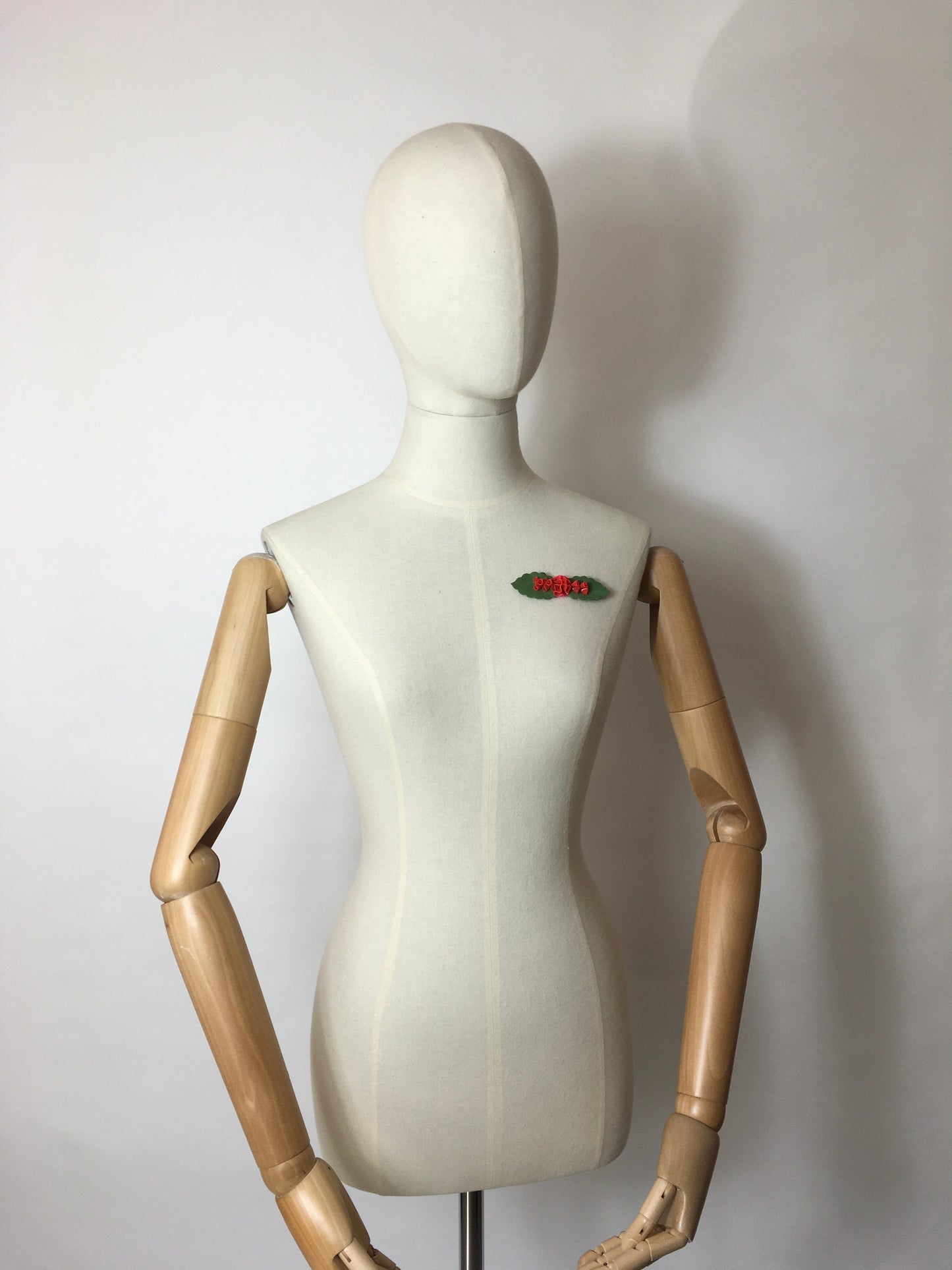 Original 1940’s Wartime Plastic Brooch - Green leaf with shaped red flowers