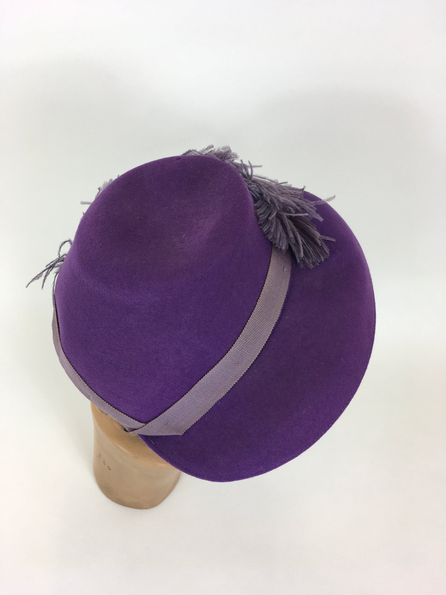 Original 1940’s STUNNING Cadbury Purple Hat - With Ostrich Feather Plume Adornment