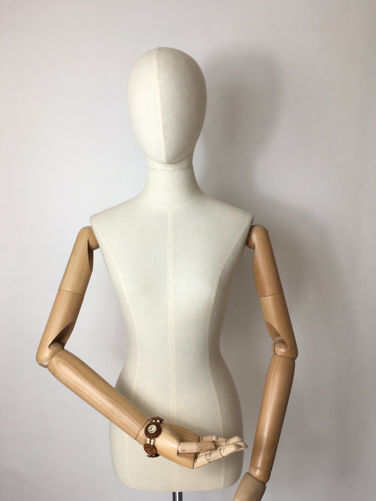 Original 1940’s Celluloid Elastic Bracelet - Simple Cream And Brown