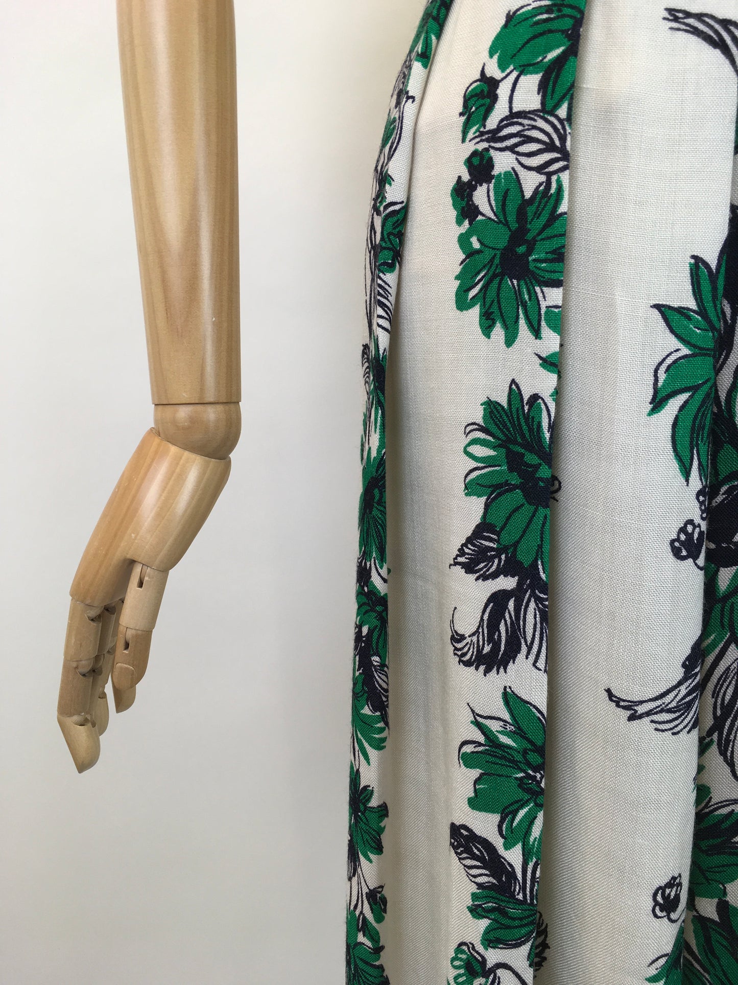 Original Stunning 1940's CC41 Utility Day Dress - In A Floral Moygashal Linen in Green, White & Black