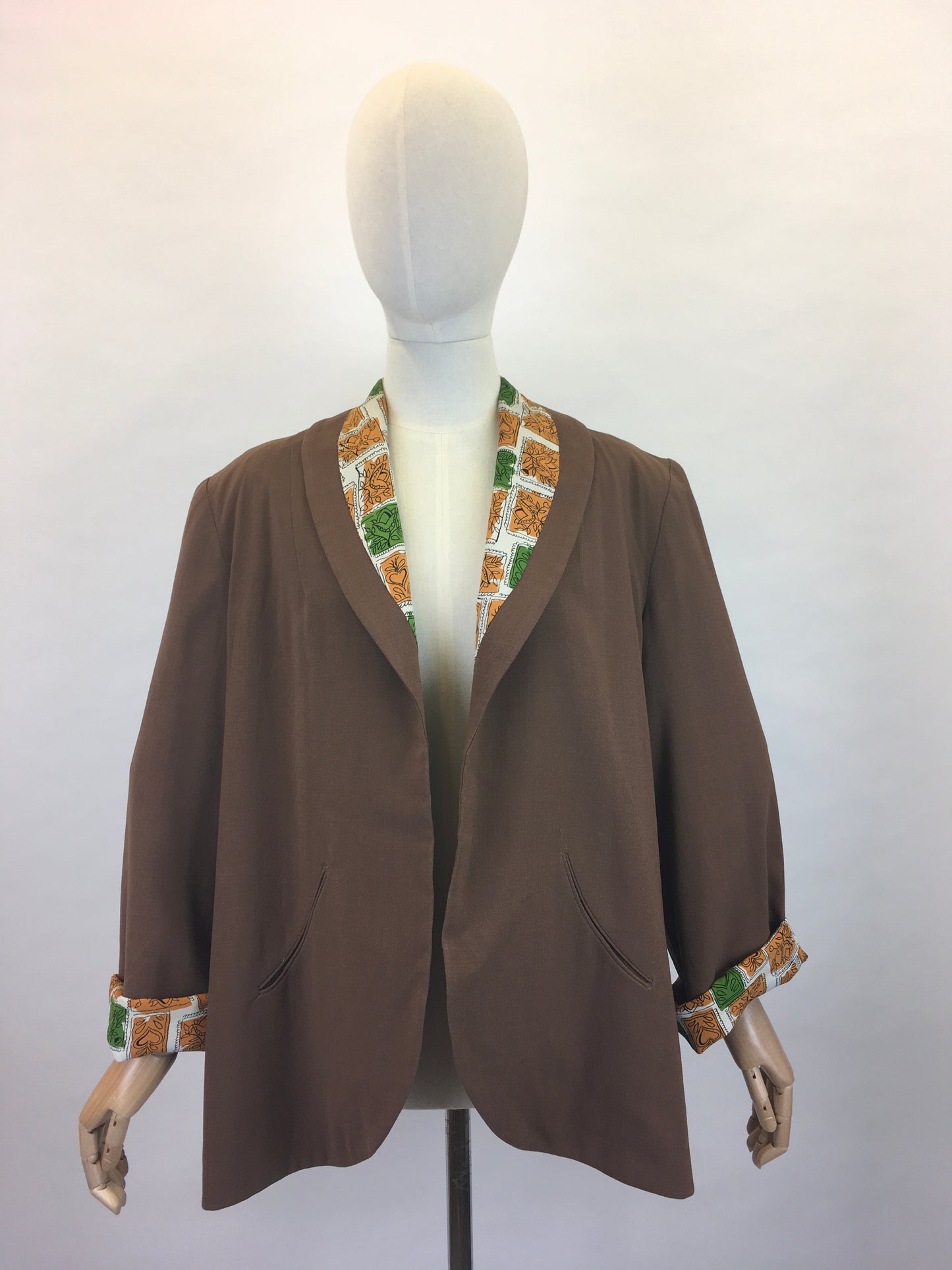 Original 1940s Brown Linen Swing Jacket - With a Fabulous Contrast Rayon Lining in Bright Oranges and Greens