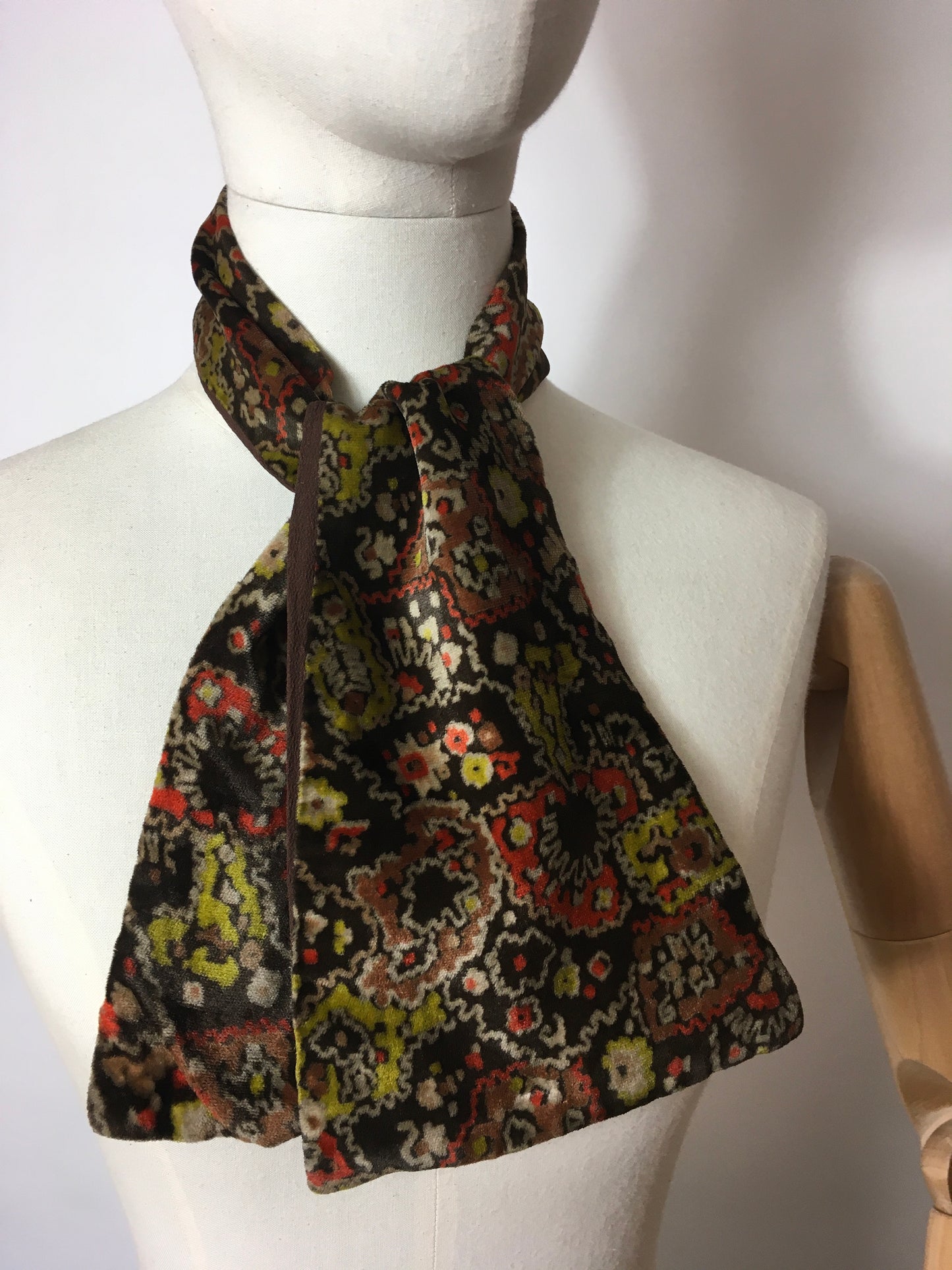 Original 1940’s Velvet Tippet - Lovely Autumnal Colour Pallet Oranges, Browns  & Greens