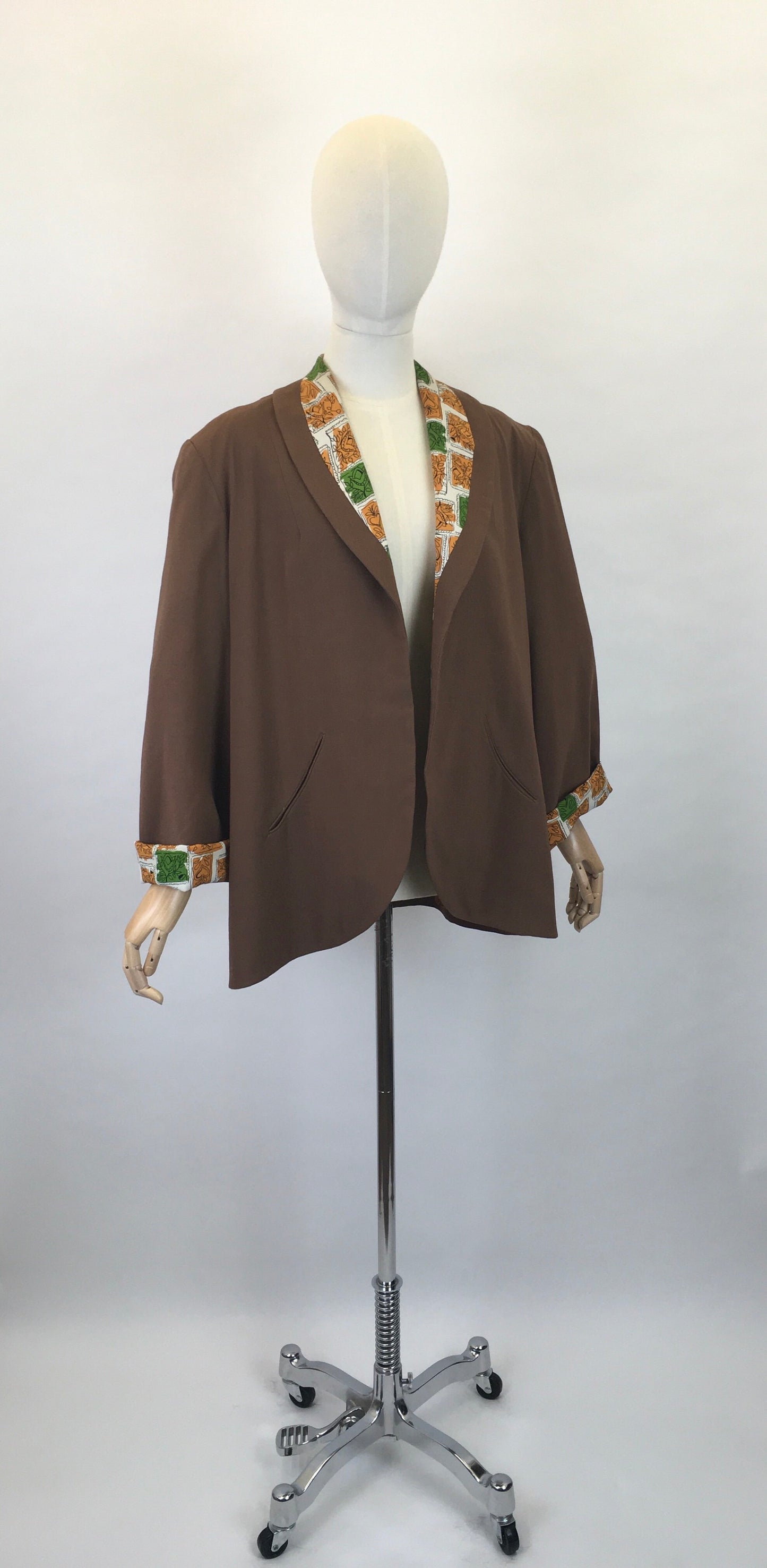 Original 1940s Brown Linen Swing Jacket - With a Fabulous Contrast Rayon Lining in Bright Oranges and Greens