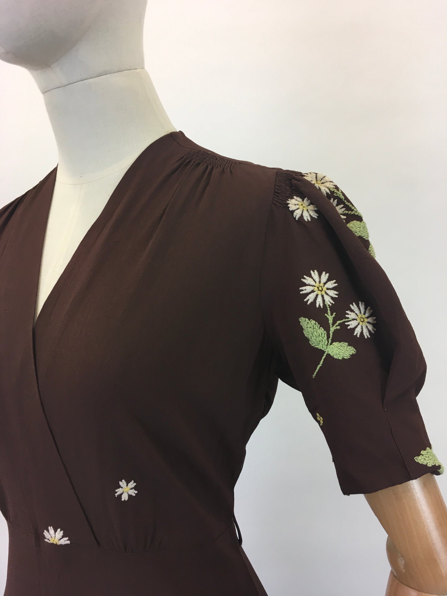 Original Sensational Late 1930's Early 1940's ' Princess Frocks' Dress - In Warm Brown & Embroidery In Yellow & Green