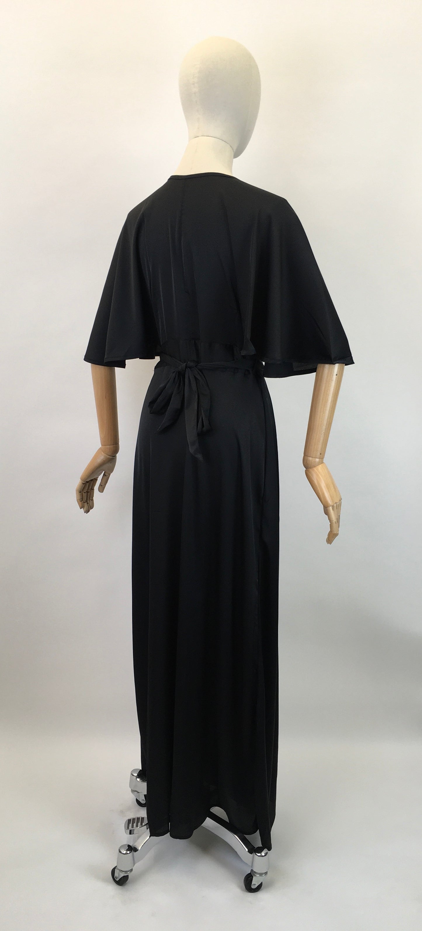 What Katie Did Loungewear Robe - In Black