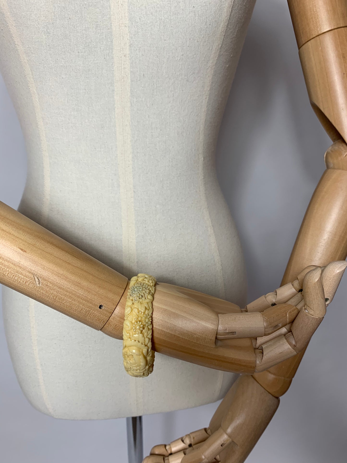 Original late 1930’s Celluloid Bangle - Featuring Carved Florals In a Lovely Warm Cream