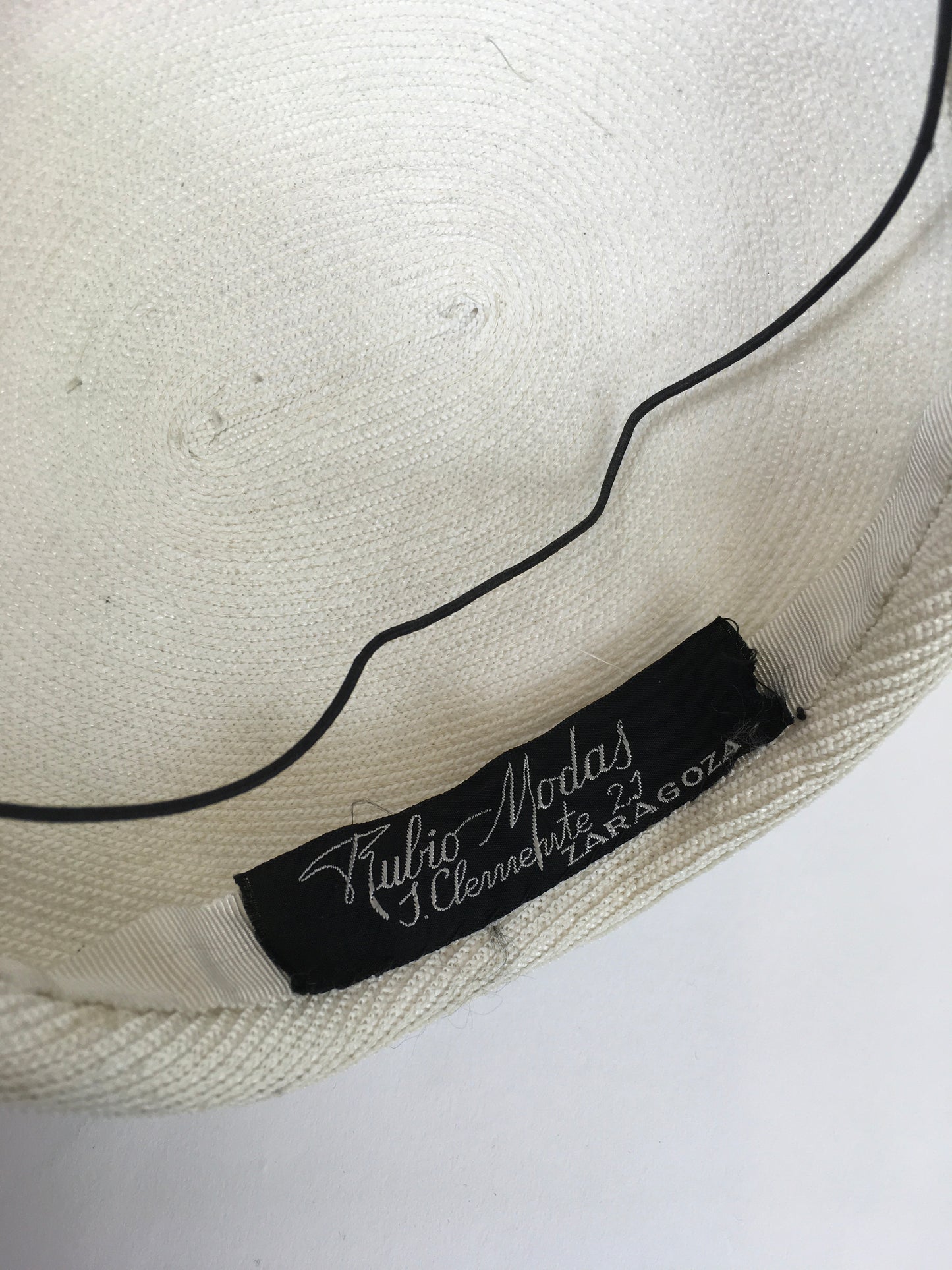 Original 1950’s Simple Yet elegant White Hat - For Chic 50’s Styling