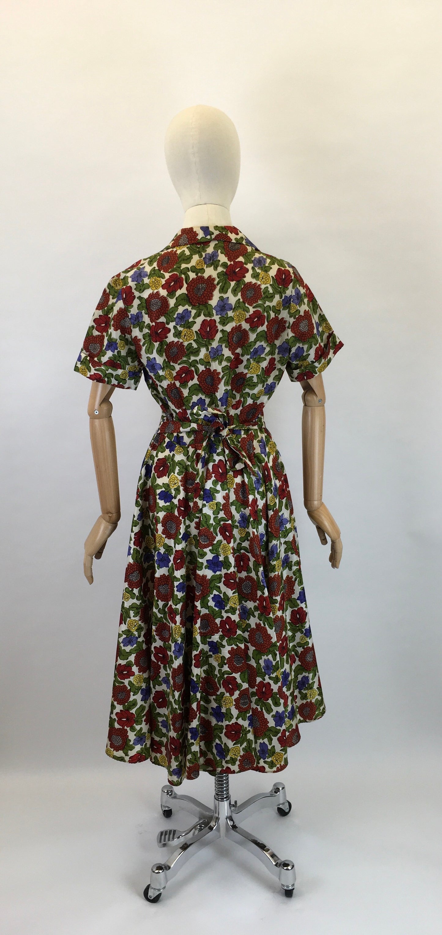 Original 1940s Floral Zip Front Dress - In Lovely Autumnal Shades of Rich Wines, Blues, Yellows and Greens