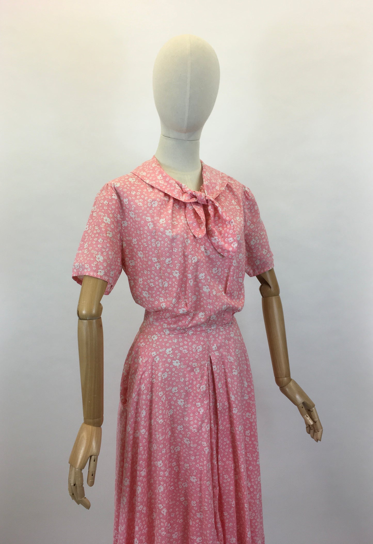 Original late 1940’s Handmade Frock - In a Lovely Pink Floral Cotton