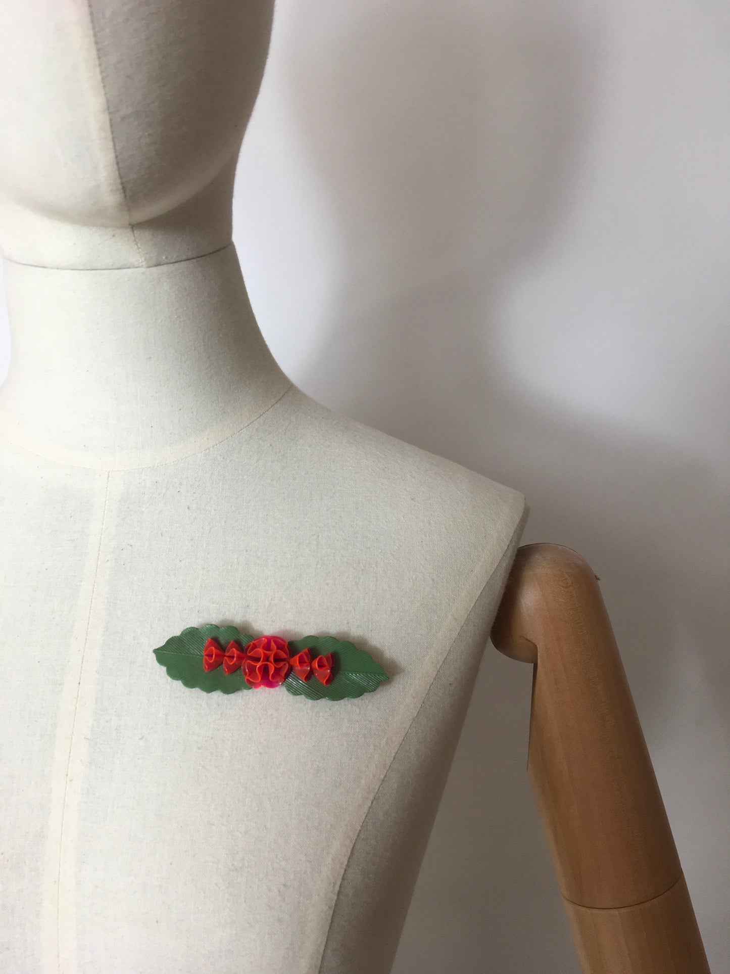 Original 1940’s Wartime Plastic Brooch - Green leaf with shaped red flowers