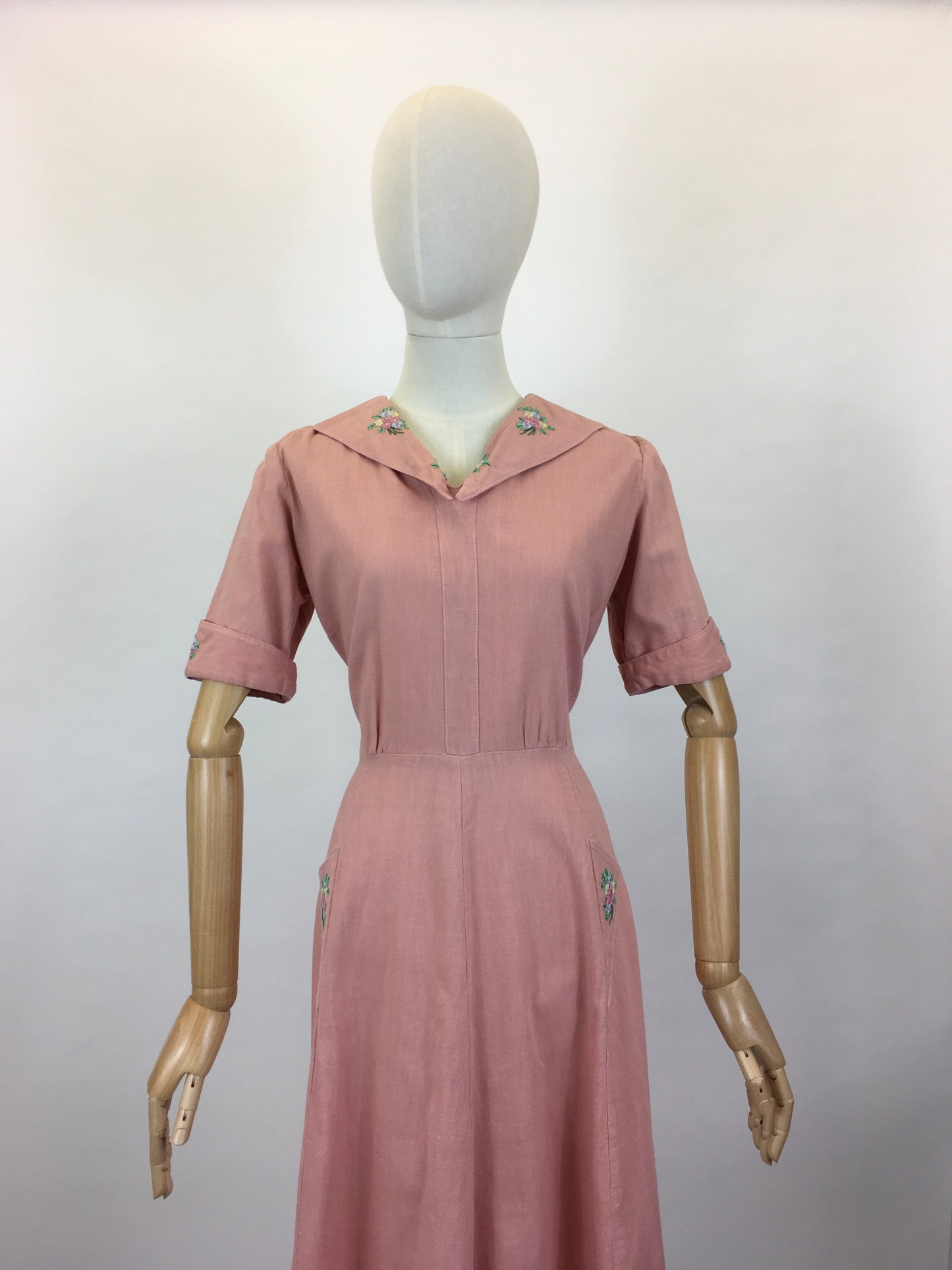 Original 1940’s Darling Powdered Pink Day Dress with Floral Embroidery - A Lovely WarTime Silhouette