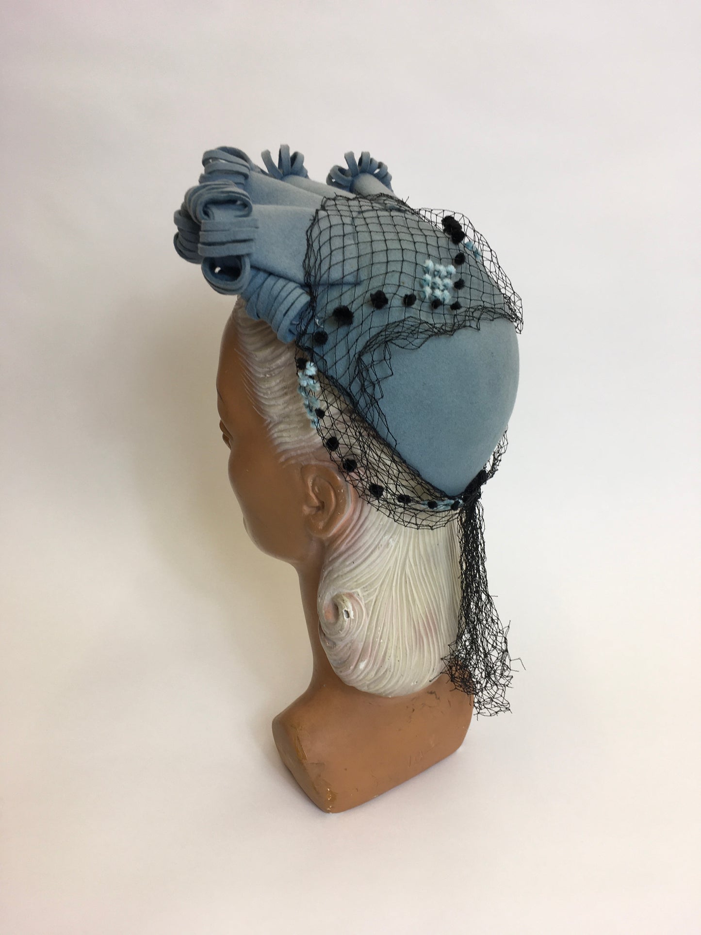 Original 1940’s Powder Blue American Hat - Stunning Halo Shape Front With Shaped Felt