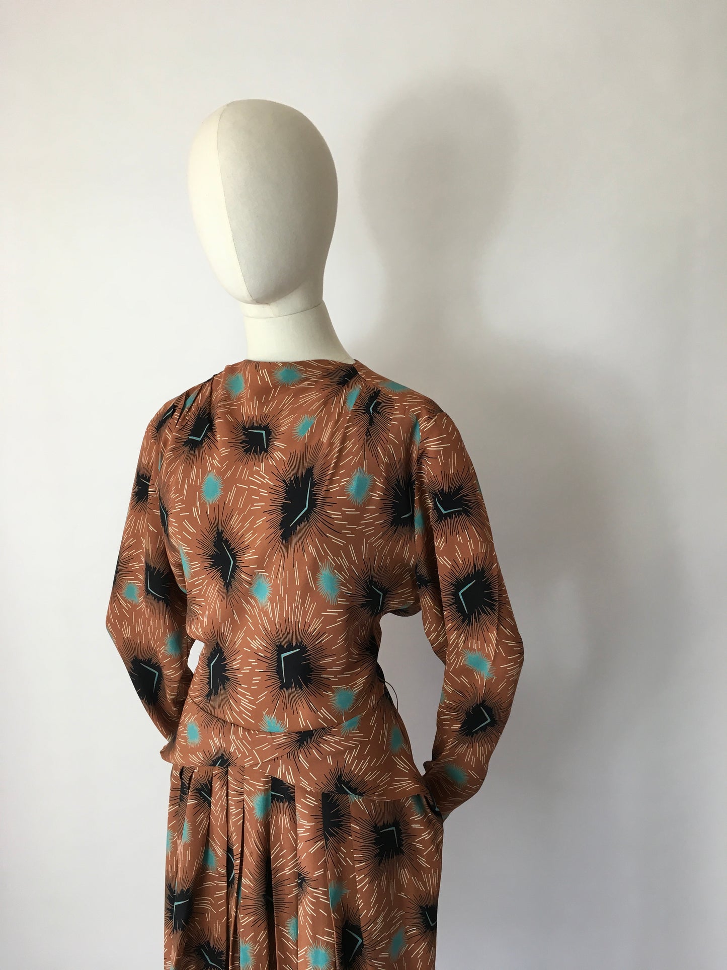 Original 1940’s Stunning Rayon Dress - Featuring a classic Silhouette and Beautiful Colour Pallet