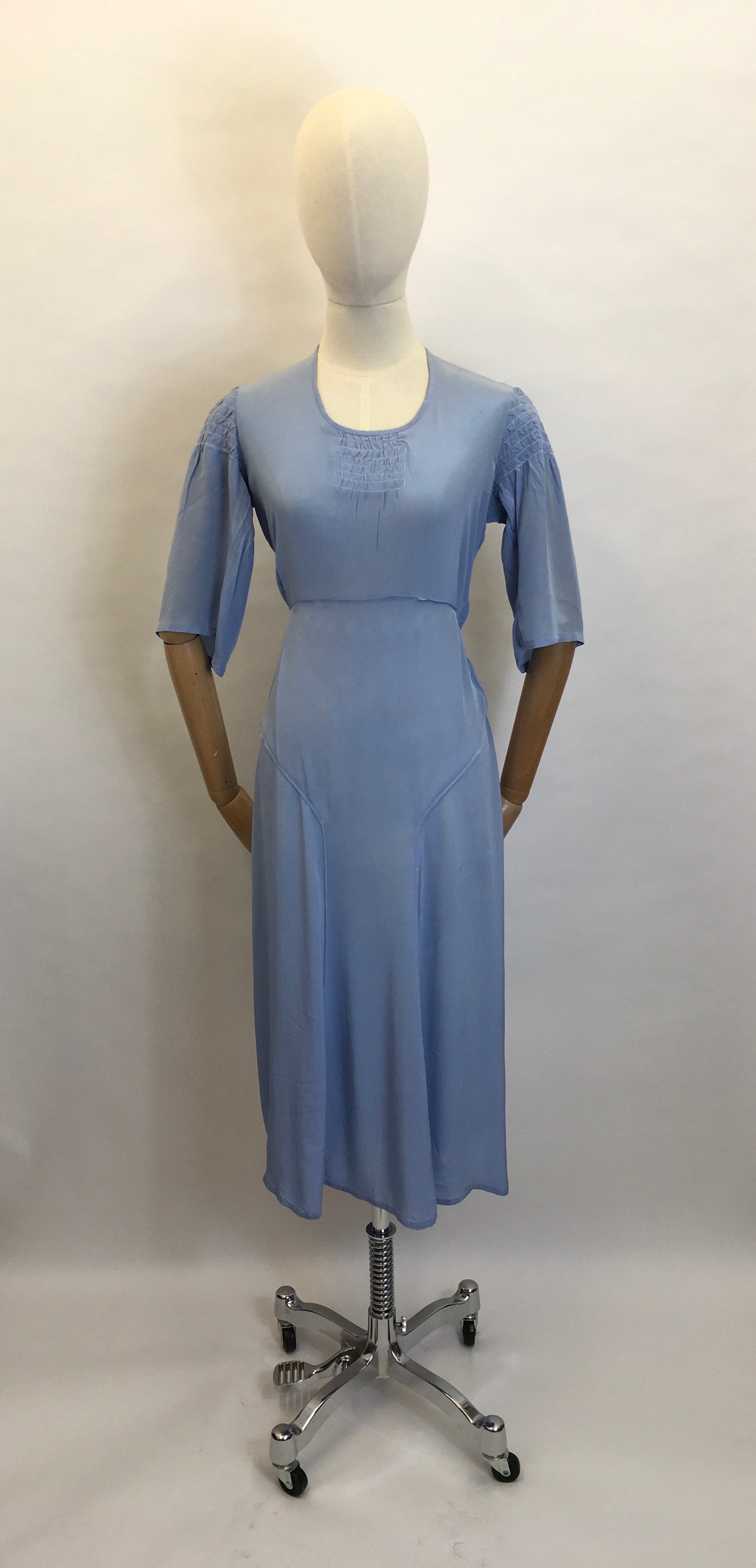 Original 1930's Exquisite Powder Blue Silk Dress - Fabulous Shirred Sleeve Detailing