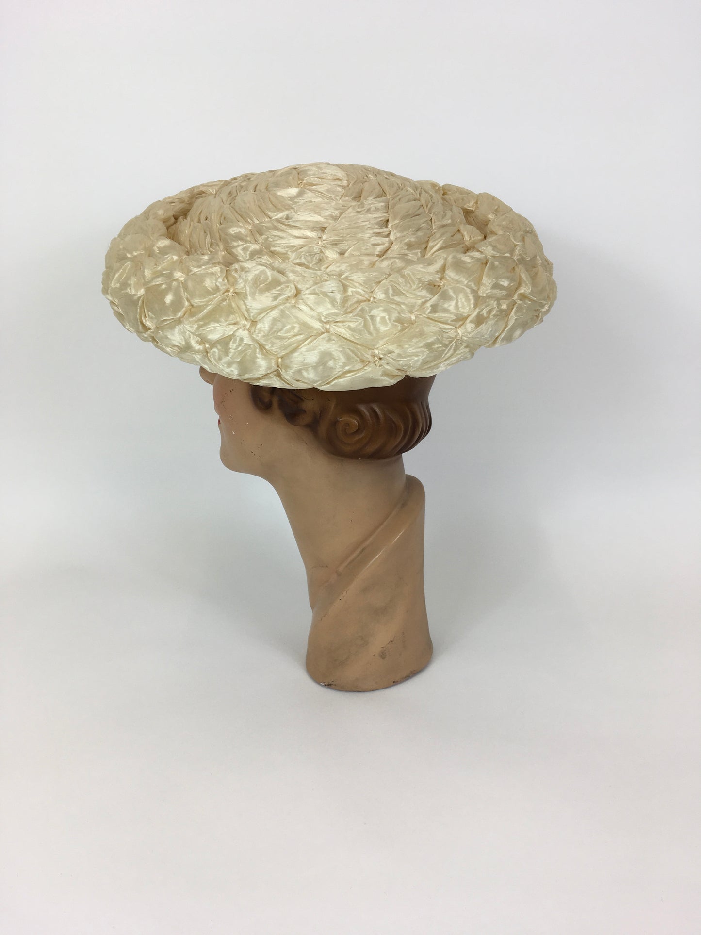 Original 1950’s FABULOUS Soft Cream Raffia Platter Hat - With Structured Inner Band