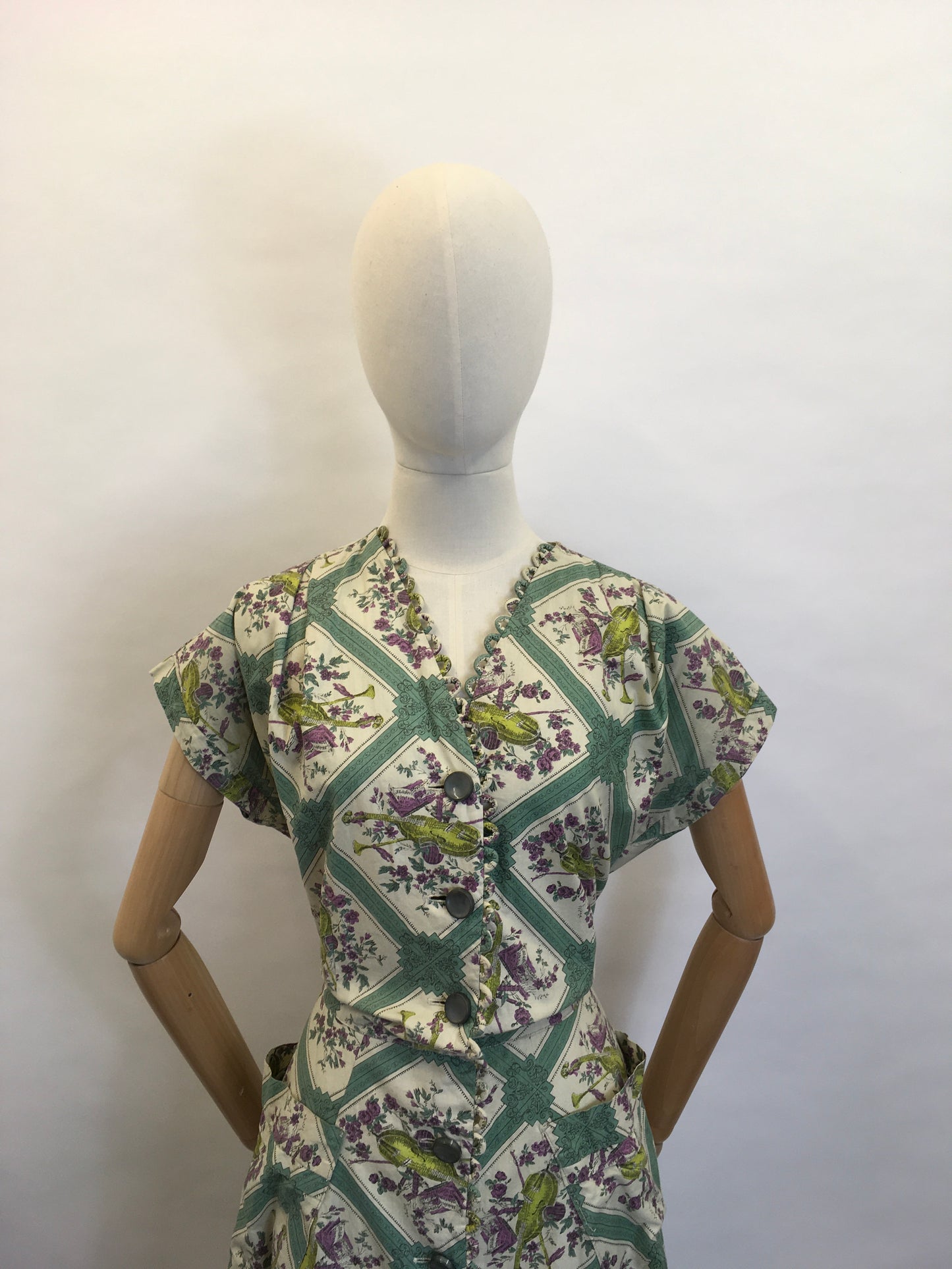 Original 1940's VOLUP Novelty Print - Featuring Amazing Roulette Loop Detailing